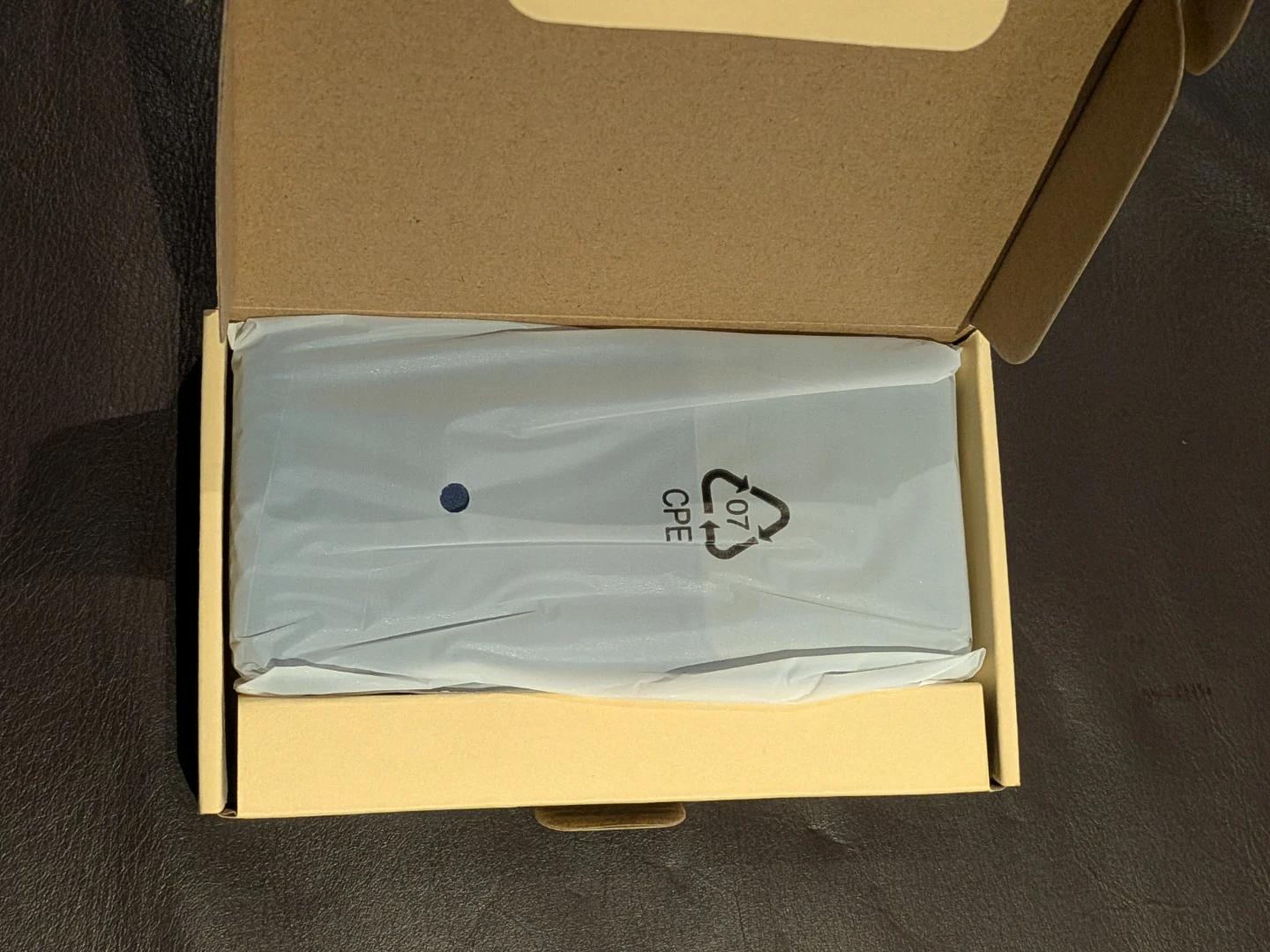 20000mAh All-in-One Portable Power Bank with 4 Built-In Cables - photo 2