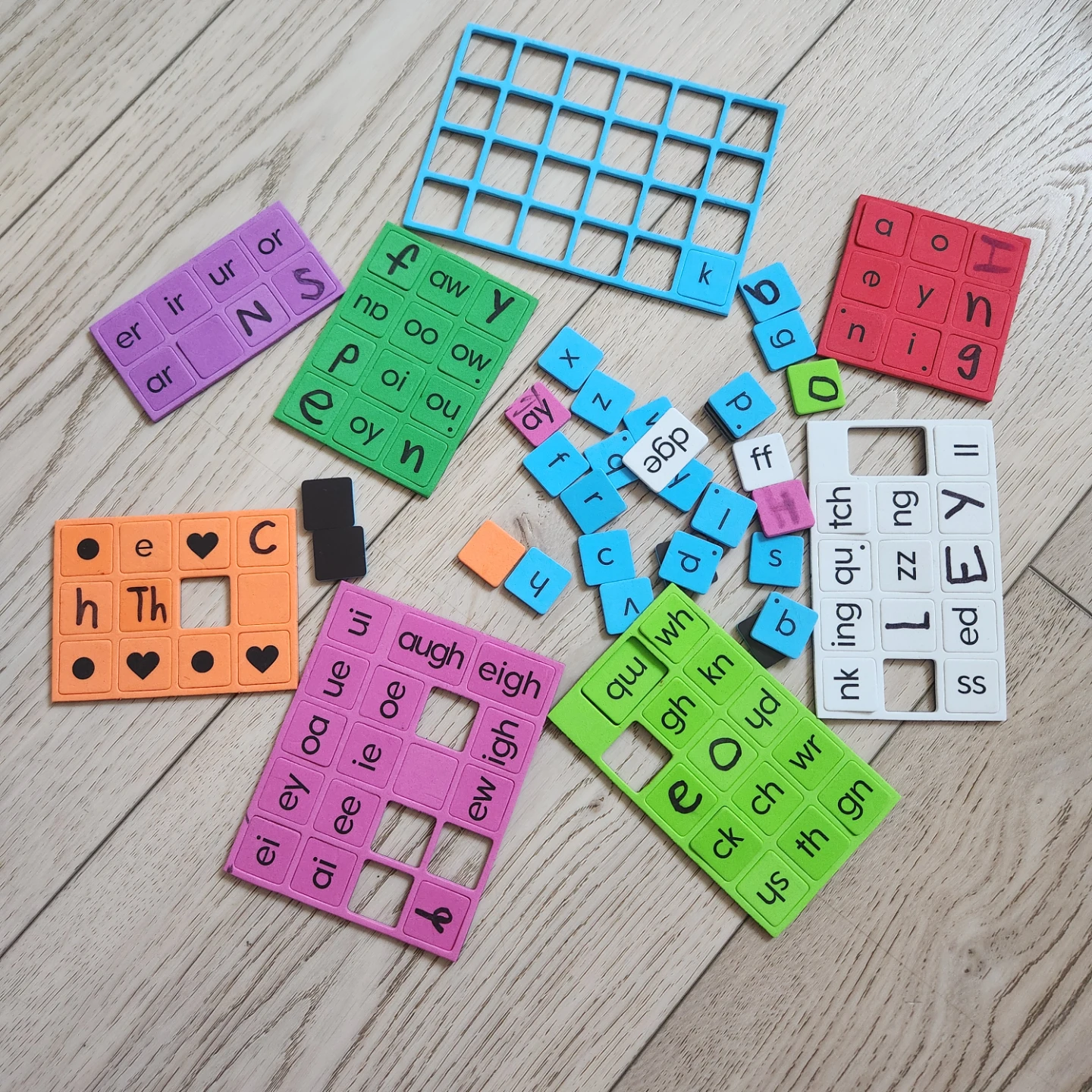 Letter/phonics magnets