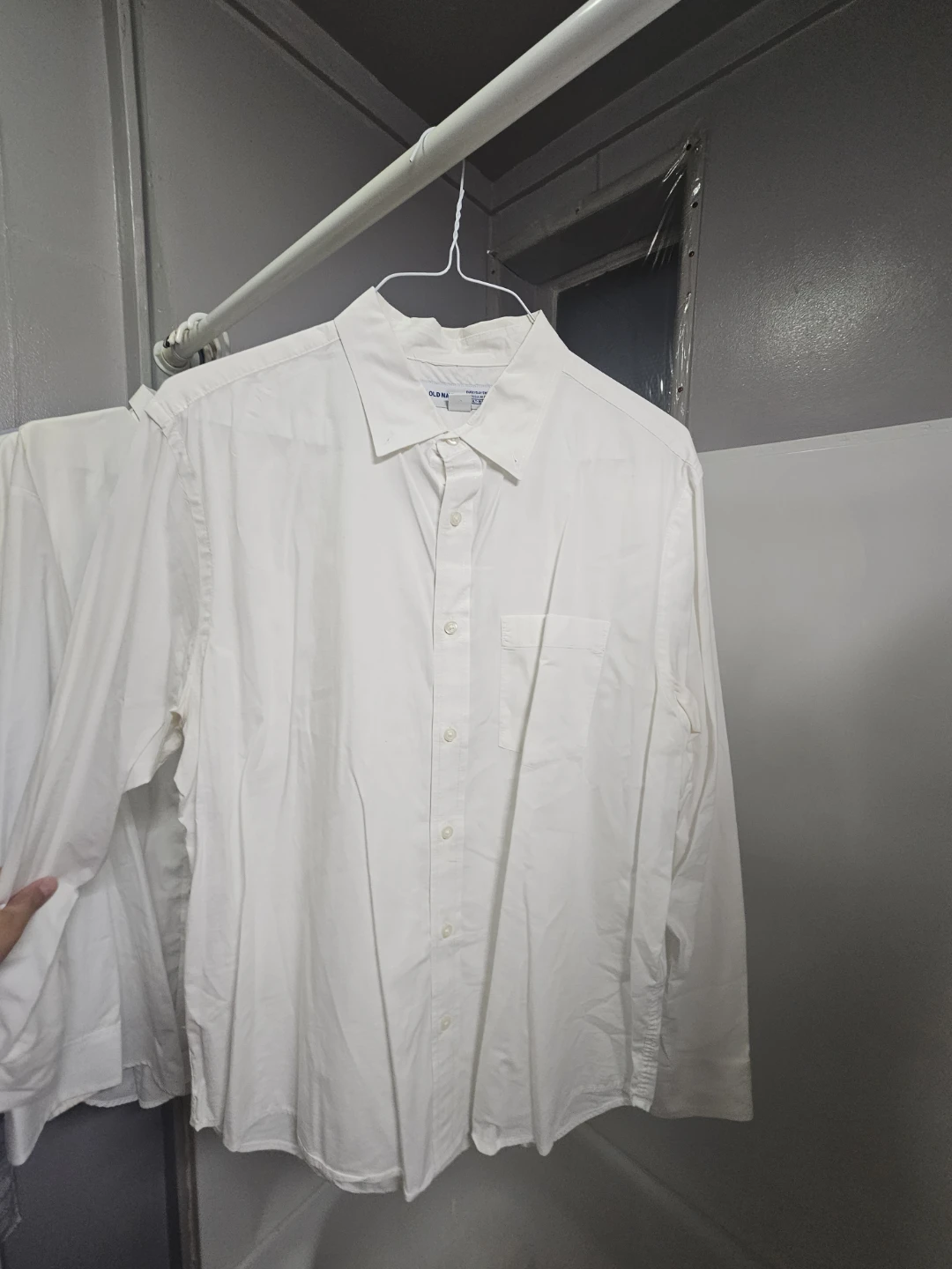 Old Navy White Button-Down Shirt - photo 4