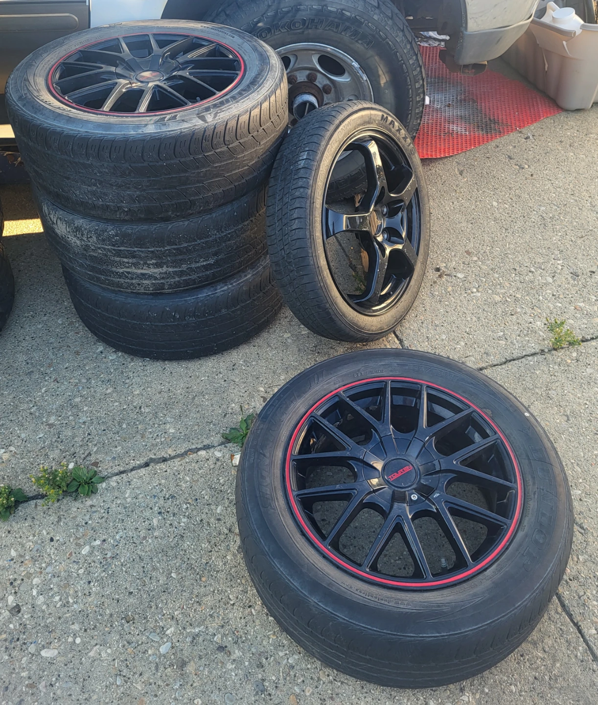 Black and Red Touren Wheels w/ bonus donut!