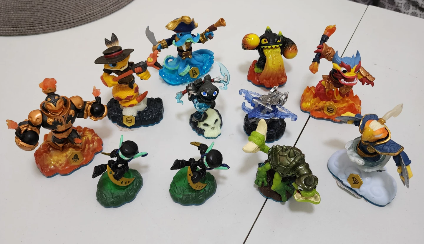 Skylanders Action Figures Lot