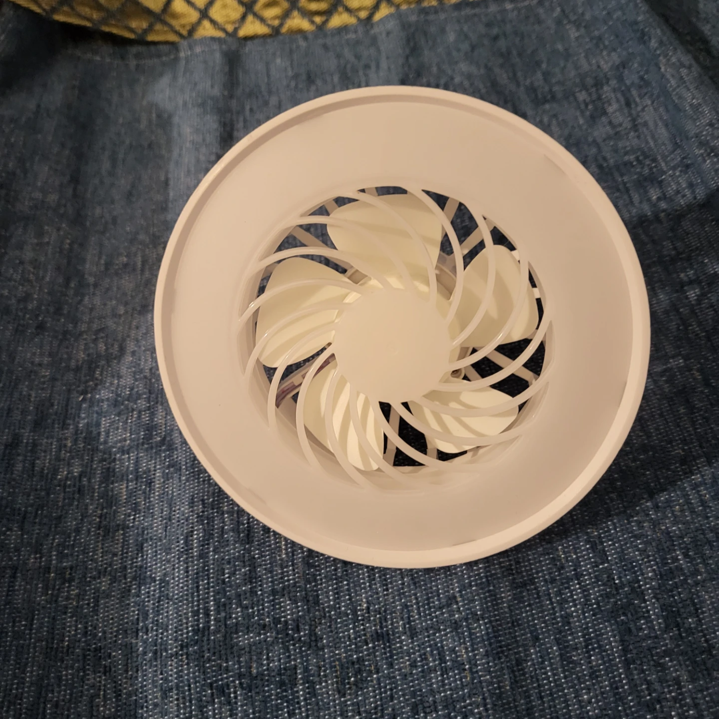 White LED Light Bulb & Fan - photo 2