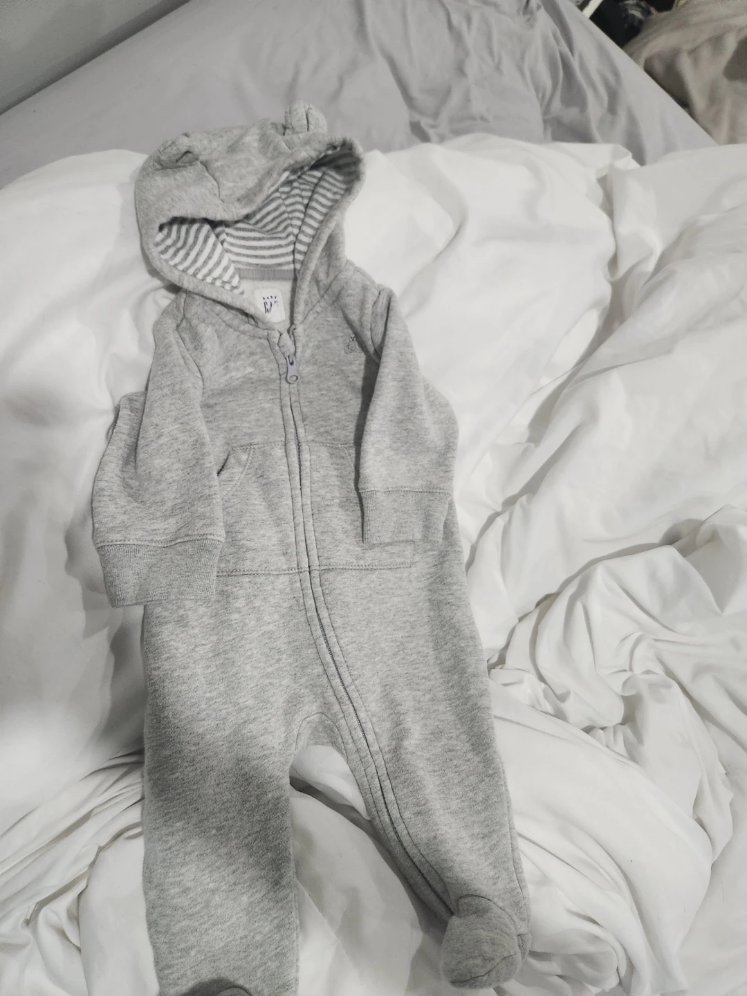 Baby Gap Grey Bear Hooded Footed Pajamas - photo 2