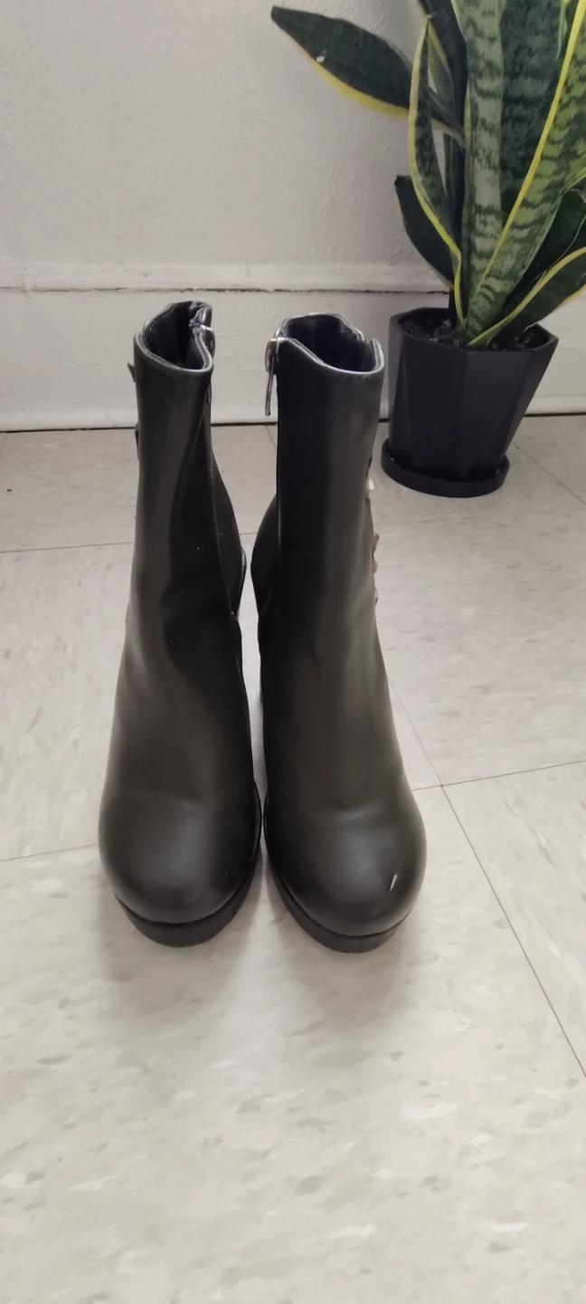 Women's olive green Heeled Ankle Boots