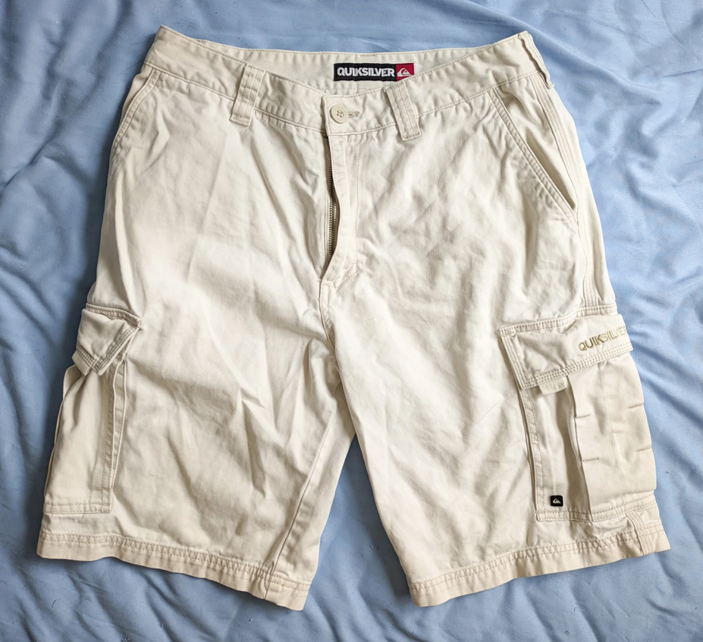 "Quicksilver" Cargo Shorts - Waist 32in - EXCELLENT CONDITION