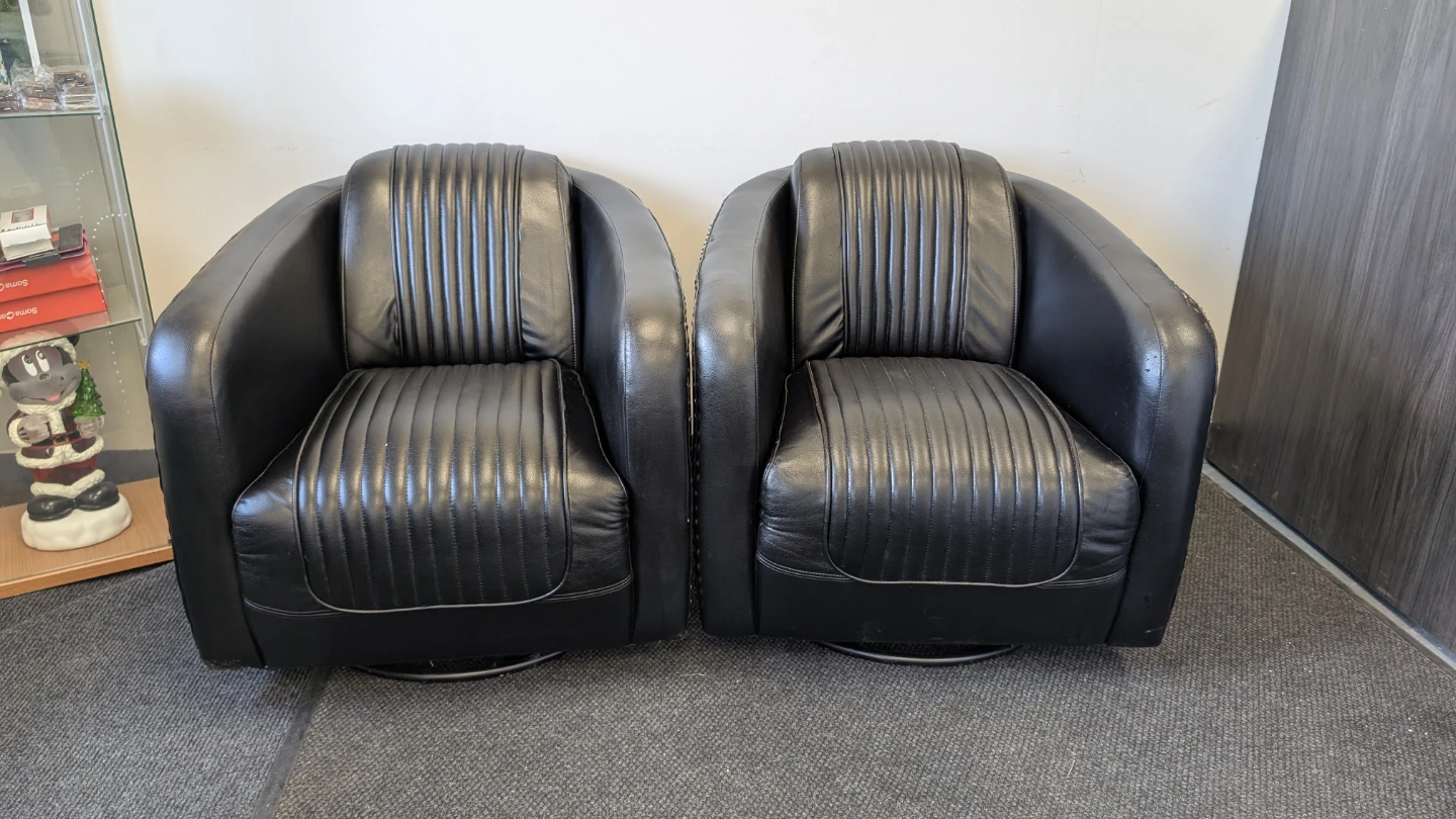 Pair of Black Leather Accent Chairs - photo 2