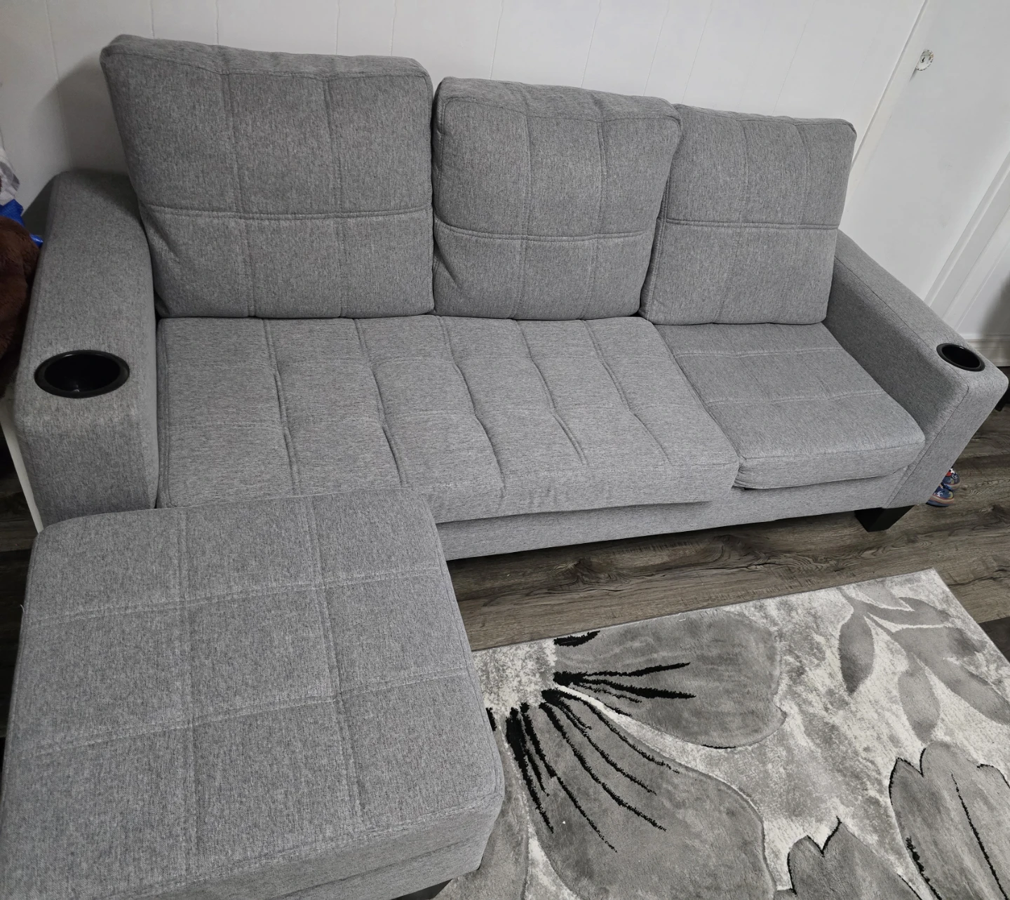 Grey Sectional Sofa with Ottoman – Excellent Condition - photo 2