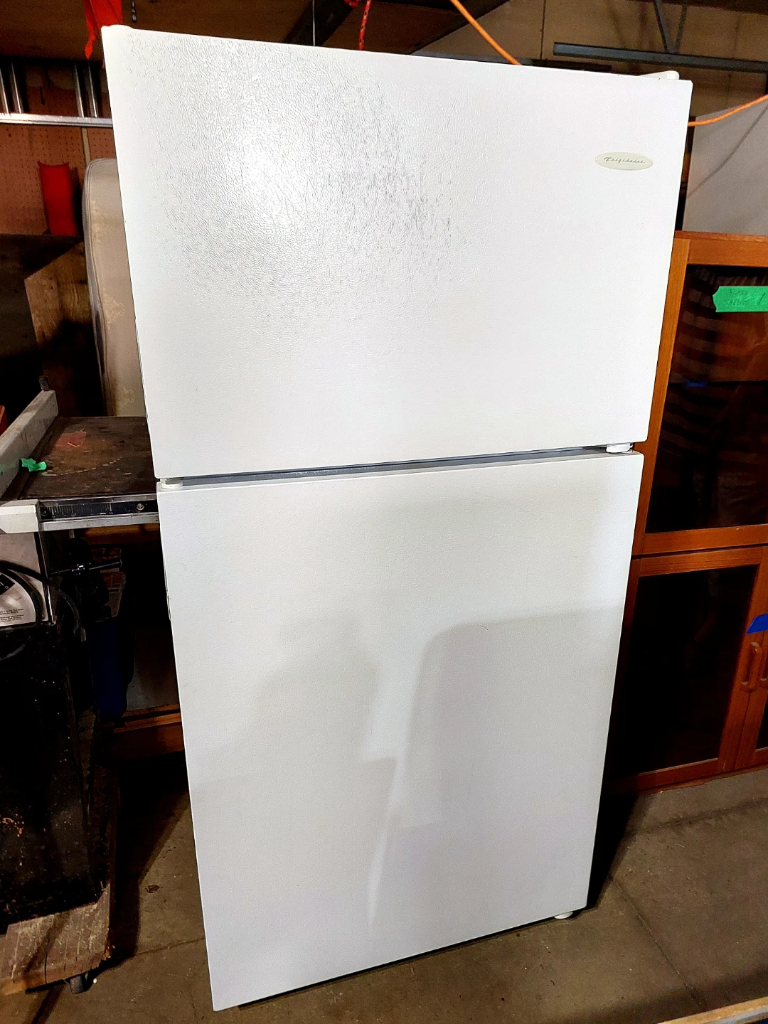 Frigidaire Refrigerator-Freezer - Great Condition! - photo 2