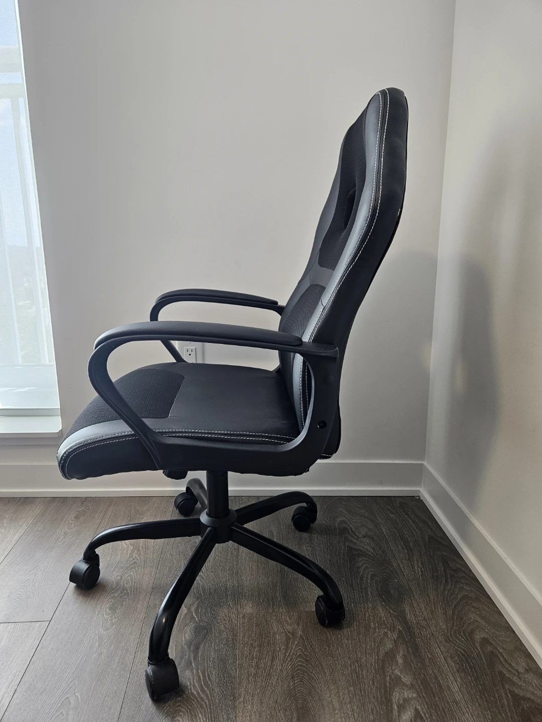 Office or Gaming Chair - photo 3