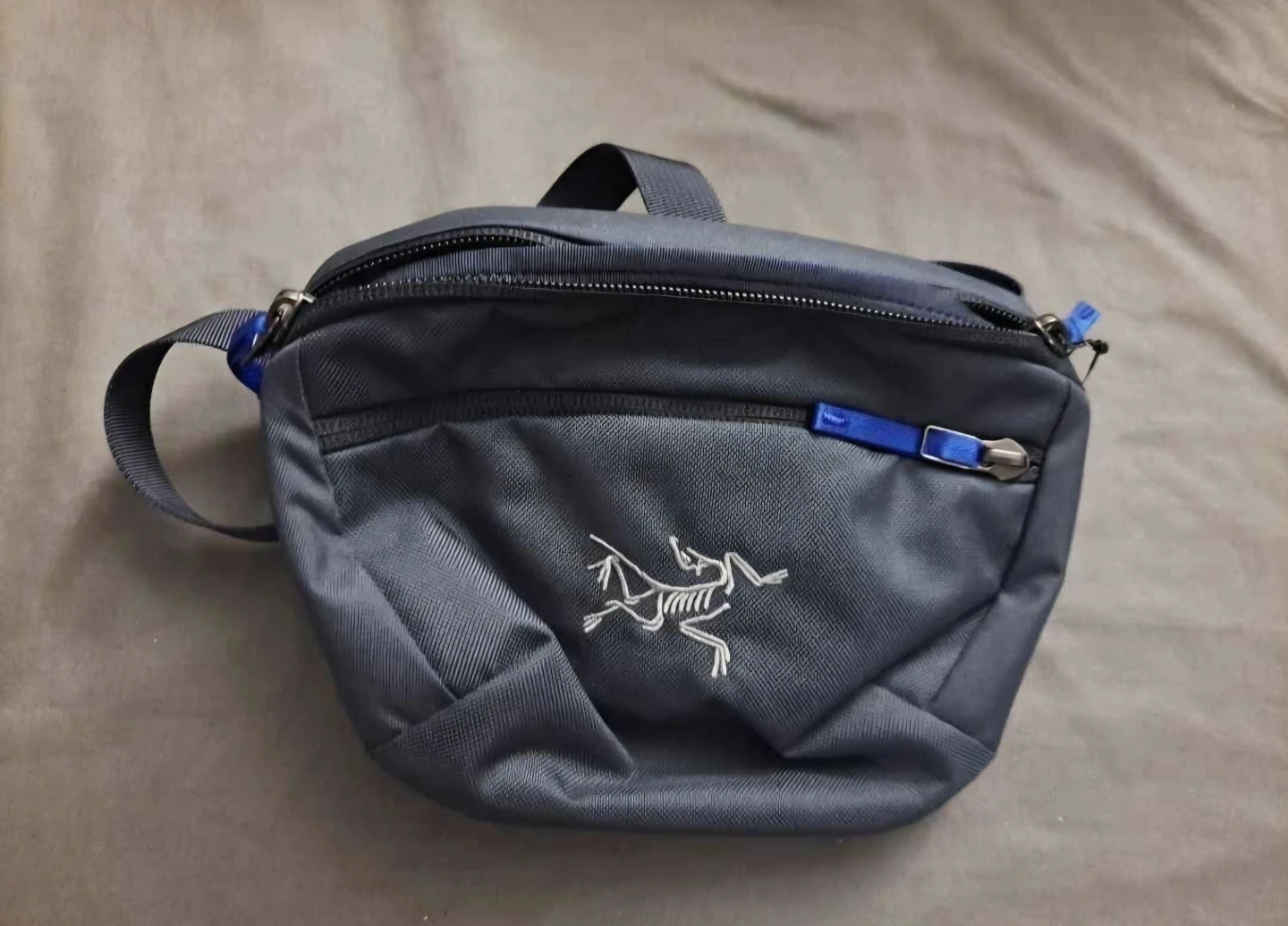 Arcteryx Mantis 1 Black Sapphire NWT