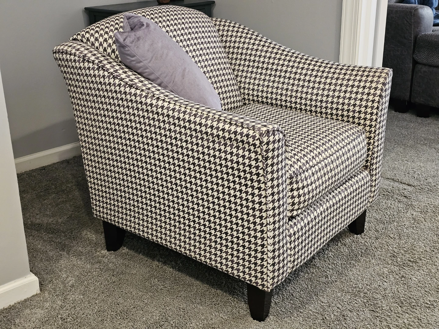 Houndstooth Accent Chair with Pillow - photo 3