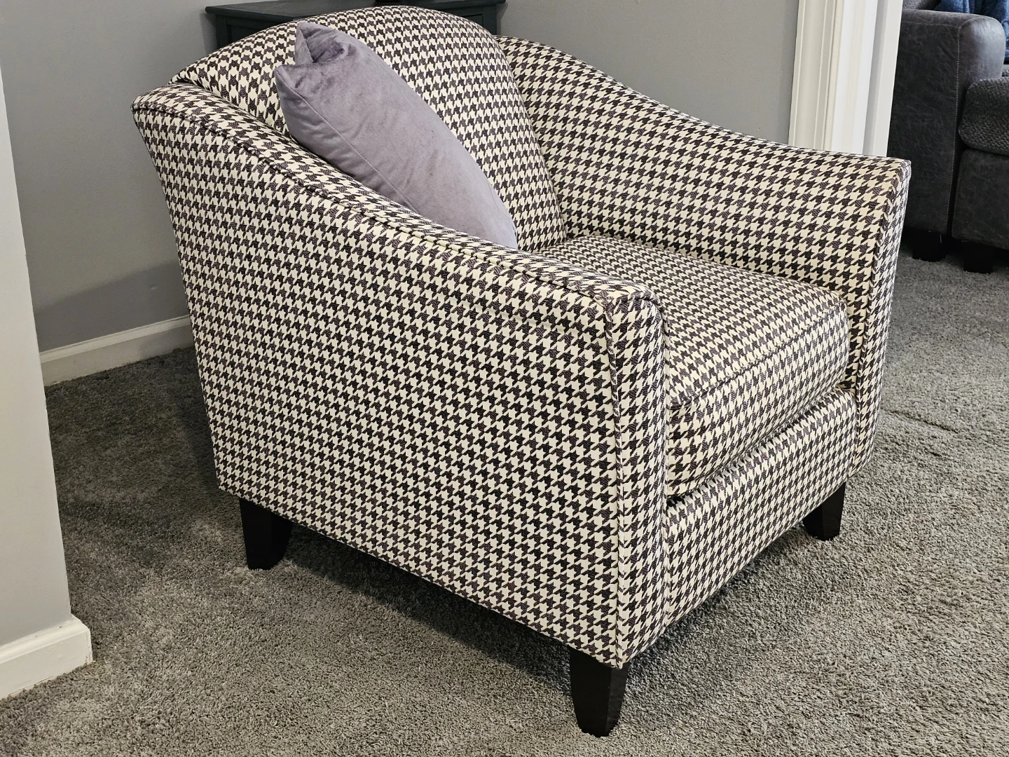 Houndstooth Accent Chair with Pillow - photo 4