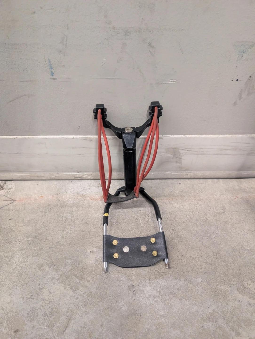 Black Slingshot with Red Bands - photo 2
