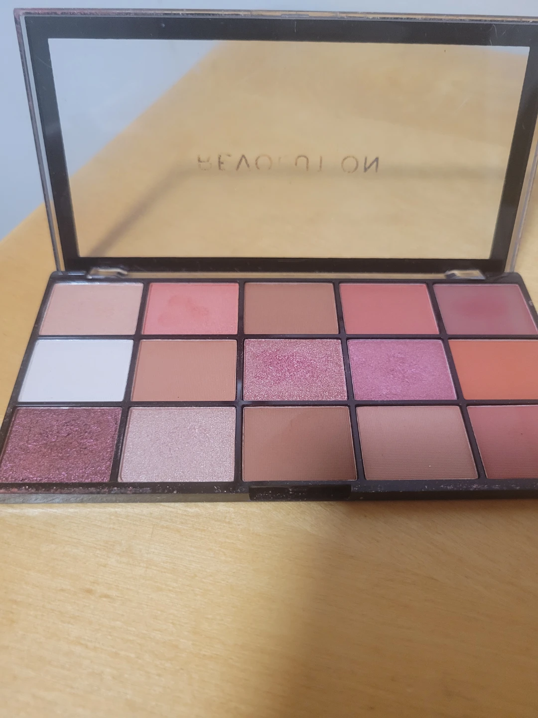 Makeup Revolution Eyeshadow Palette - photo 2
