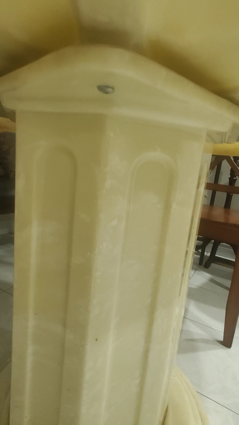 Round Pedestal Dining Table - photo 5