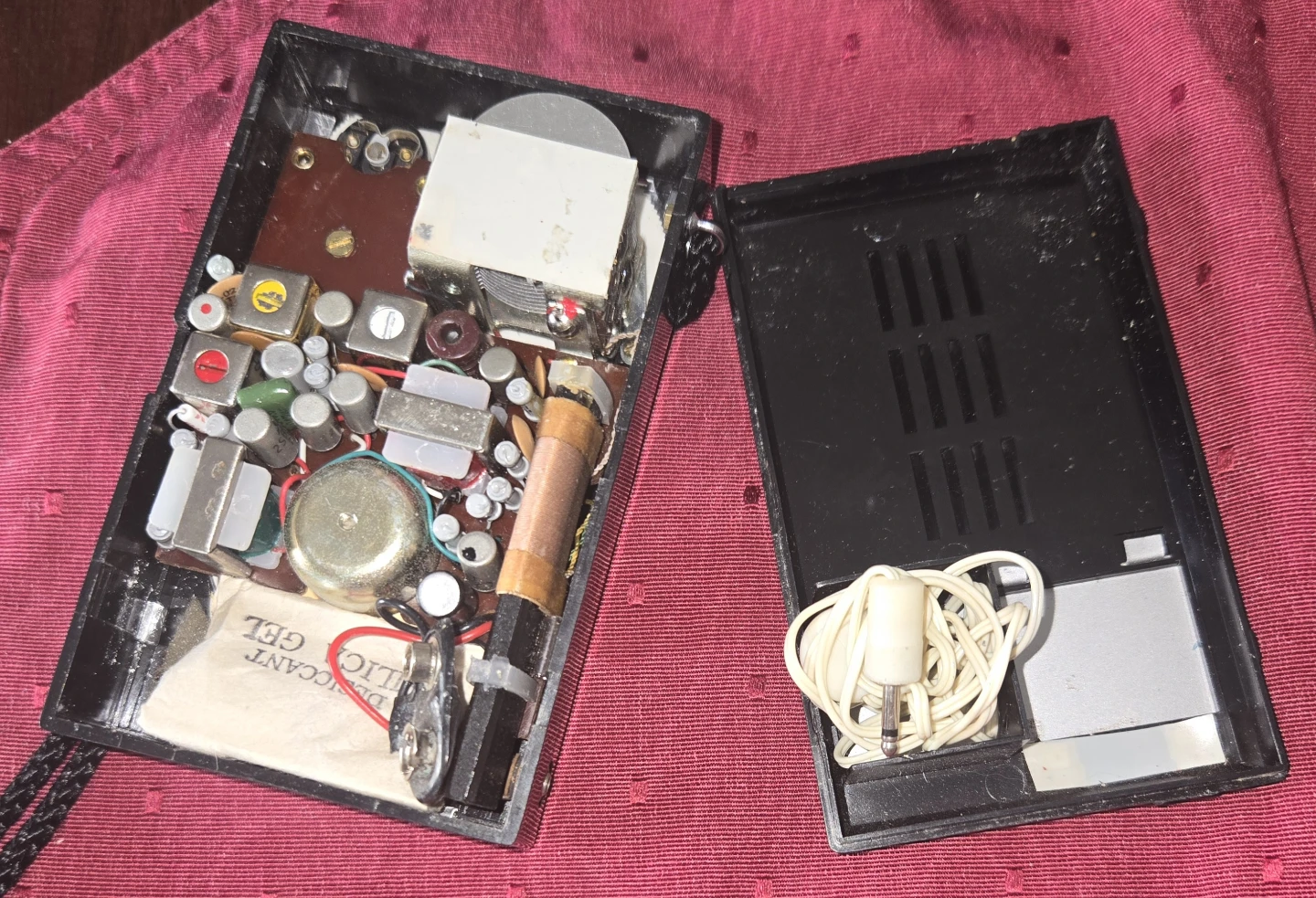 TRANSETTE Six Transistor Radio circa 1950's - photo 4