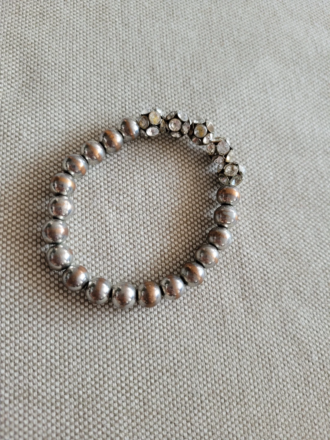 Silver Tone Beaded Bracelet with Rhinestone Flowers