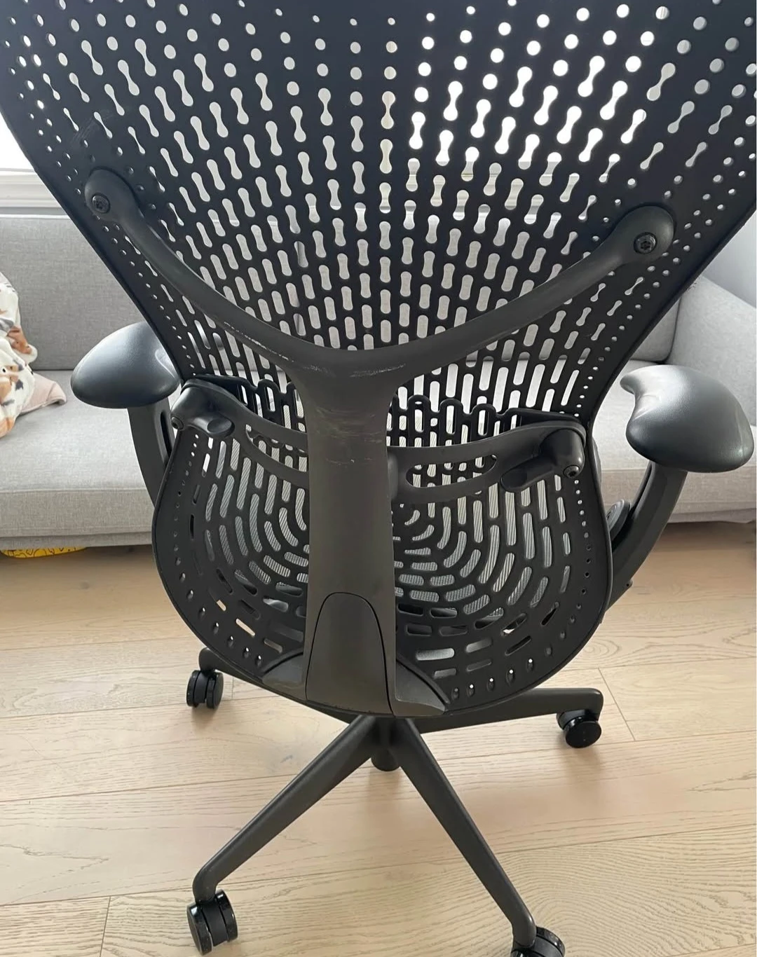 Herman Miller Mirra 1 Office Chair - Great Condition - photo 4