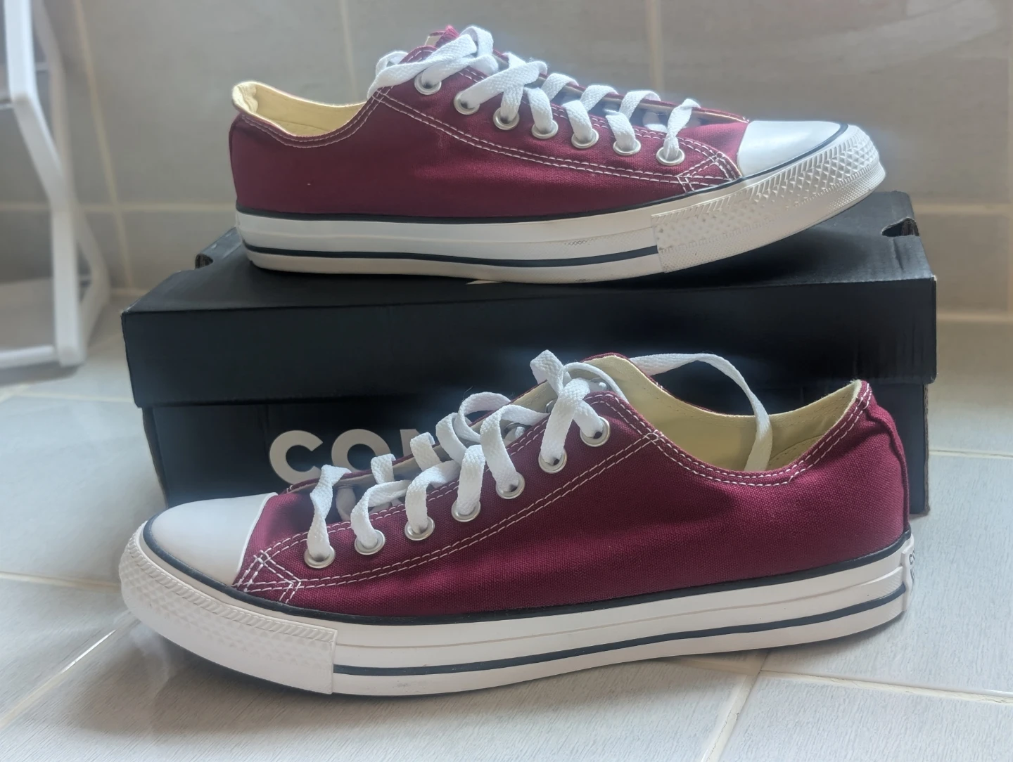 Converse All Star Burgundy Low Top Sneakers Men's Size 9.5