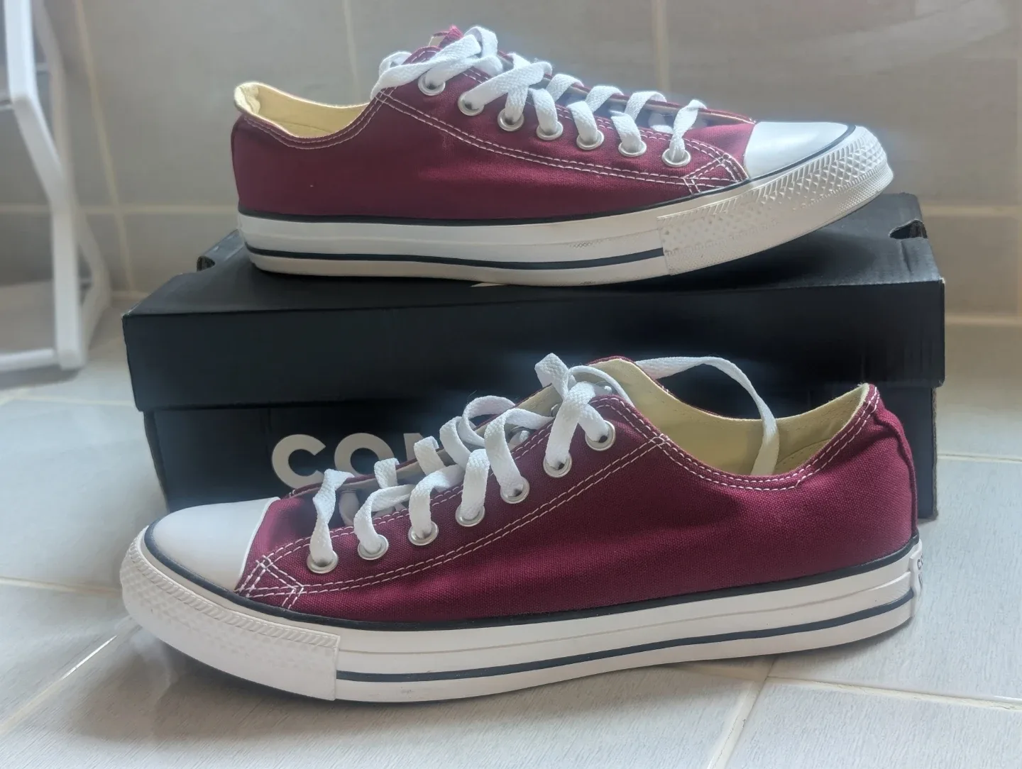 Converse All Star Burgundy Low Top Sneakers Men's Size 9.5