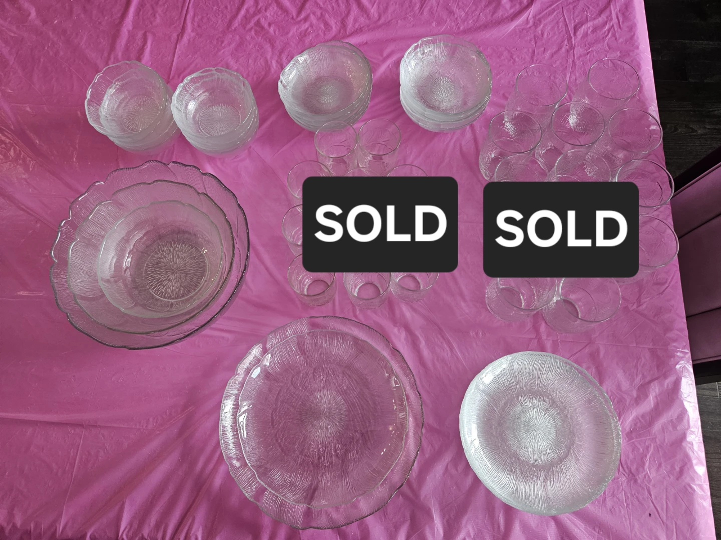 Vintage Arcoroc Fleur Design Dining Set - photo 2
