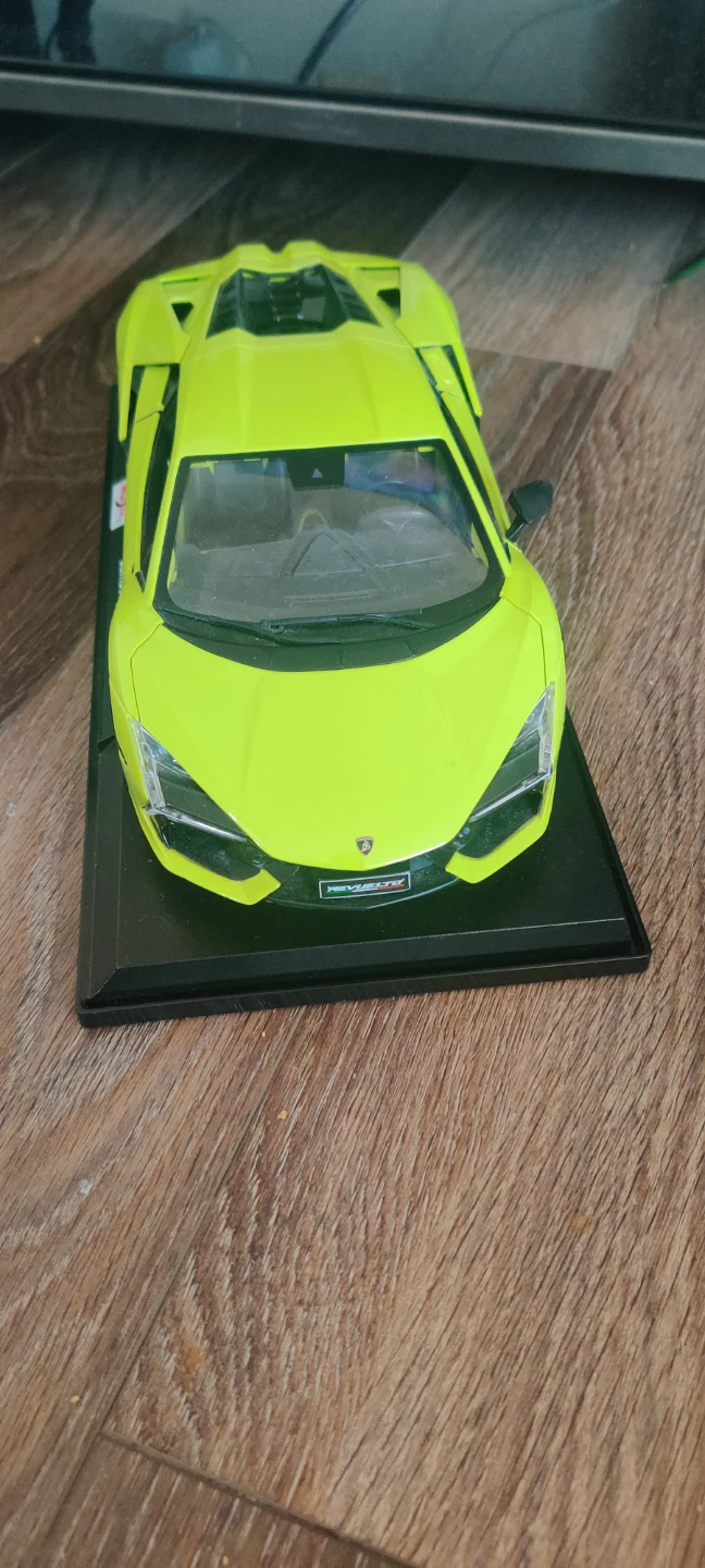 Maisto Lamborghini Revuelto Diecast Model Car - Lime Green - photo 2