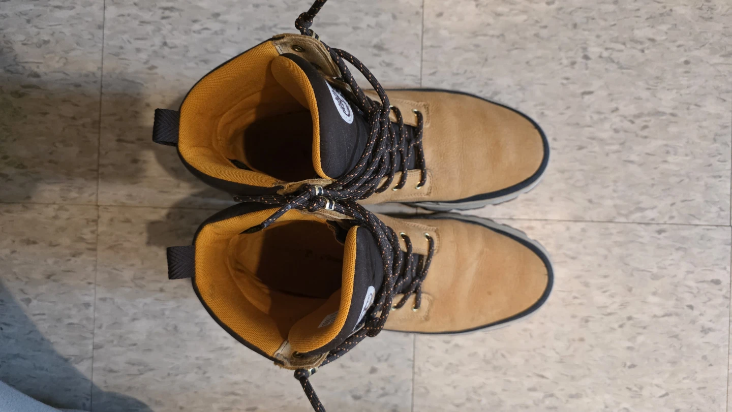 Timberland Waterproof winter boots  8 US