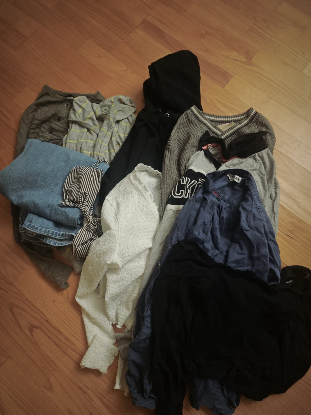 Bundle of Women's Clothing