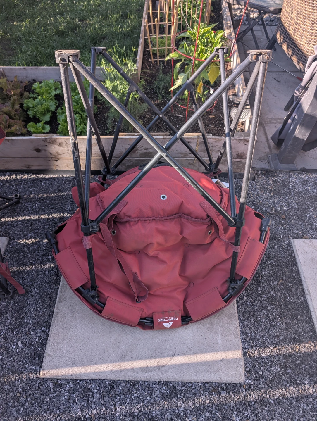 Extra large plush  fold camping chairs 30 or $50 for 3 - photo 5