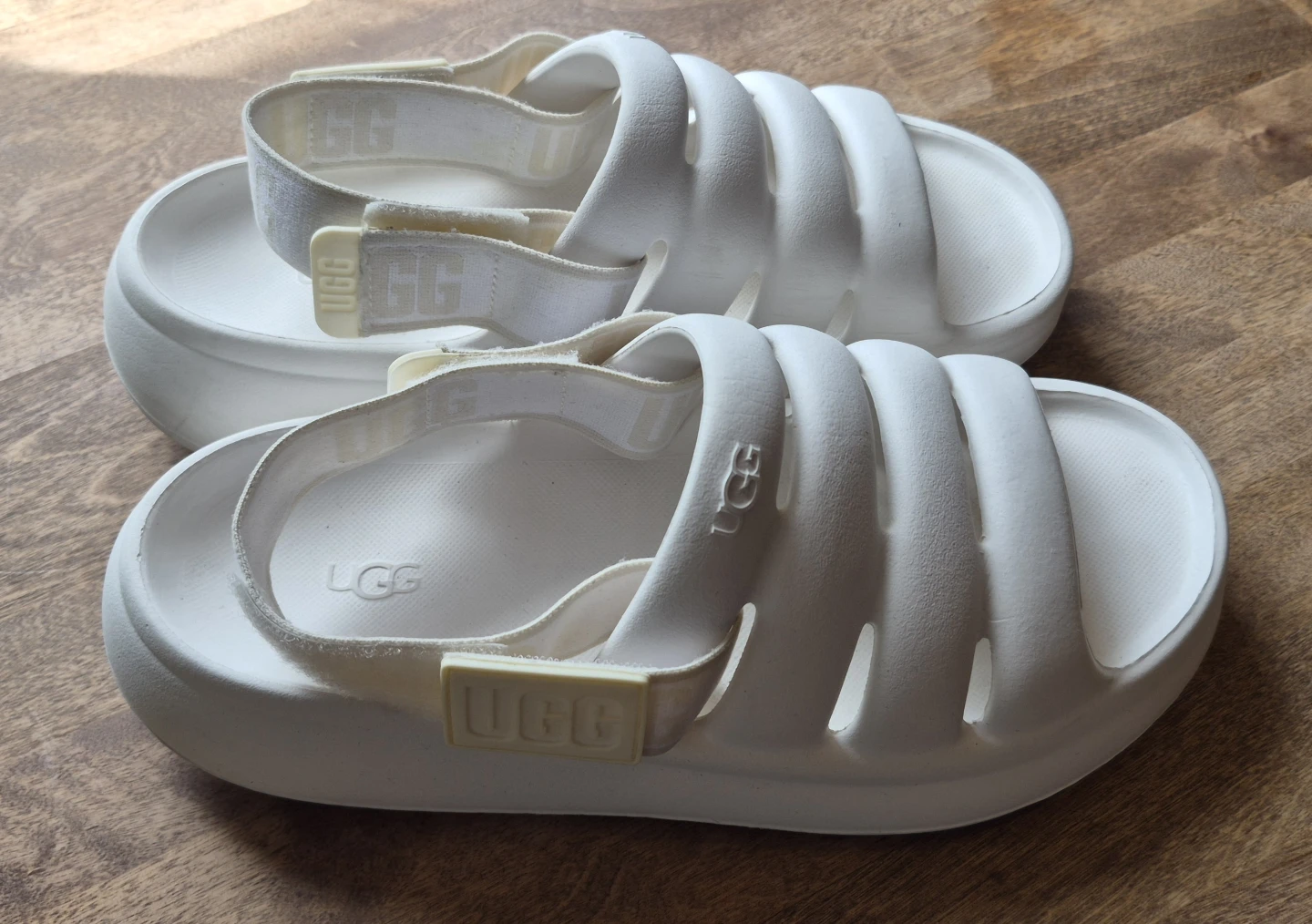 Women's Brand Name Shoes. Sizes 7 to 8. Excellent Condition - photo 2