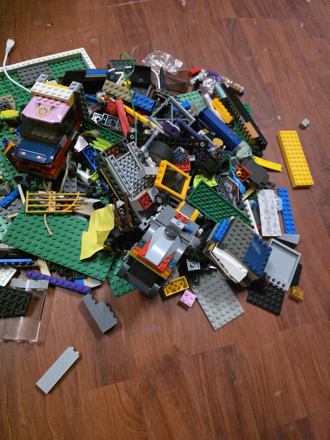 Lego Mixed Bricks & Pieces - photo 2