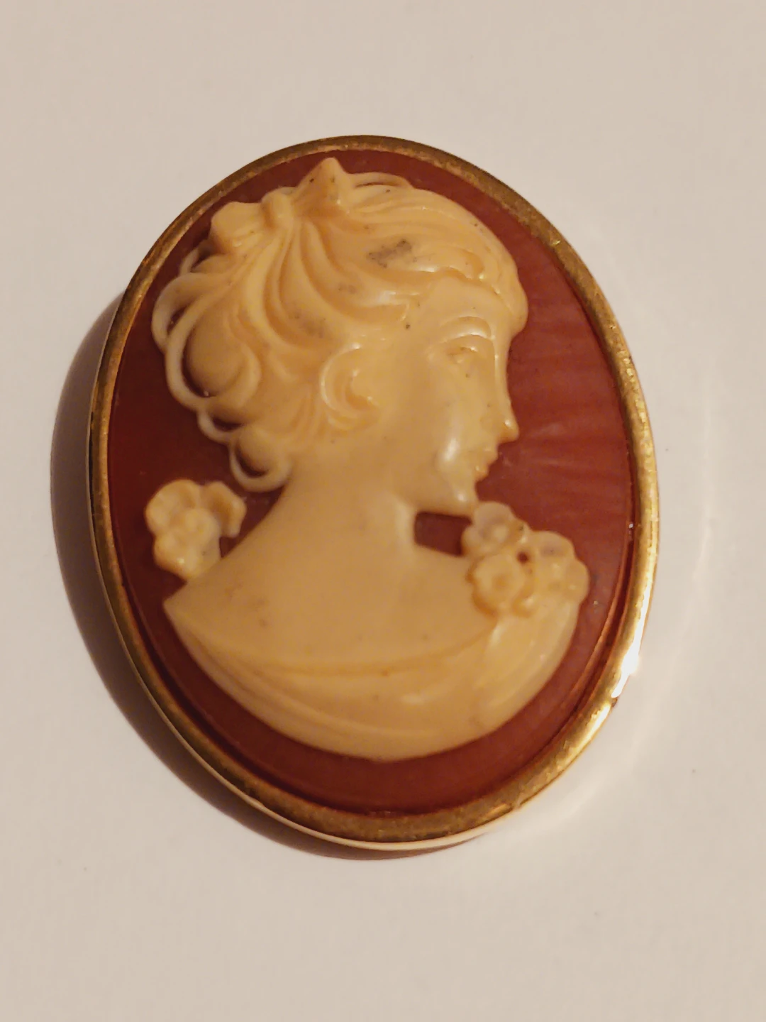 TRIFARI SIGNED GORGEOUS  CAMEO BROOCH