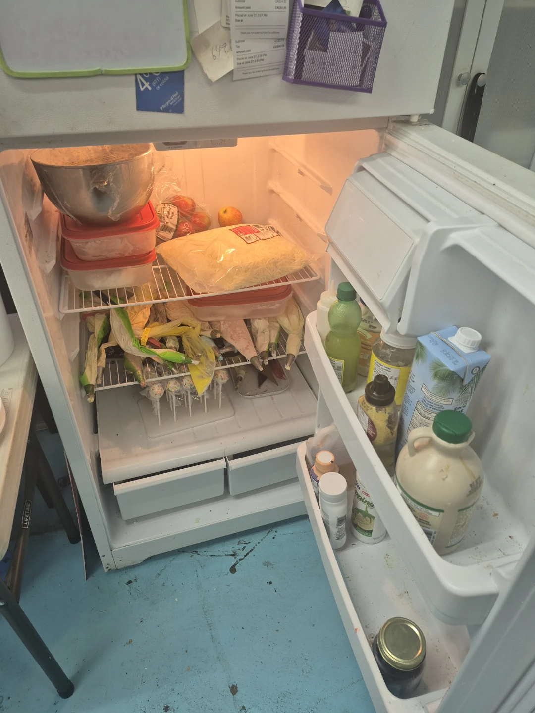 White Top-Freezer Refrigerator - photo 3