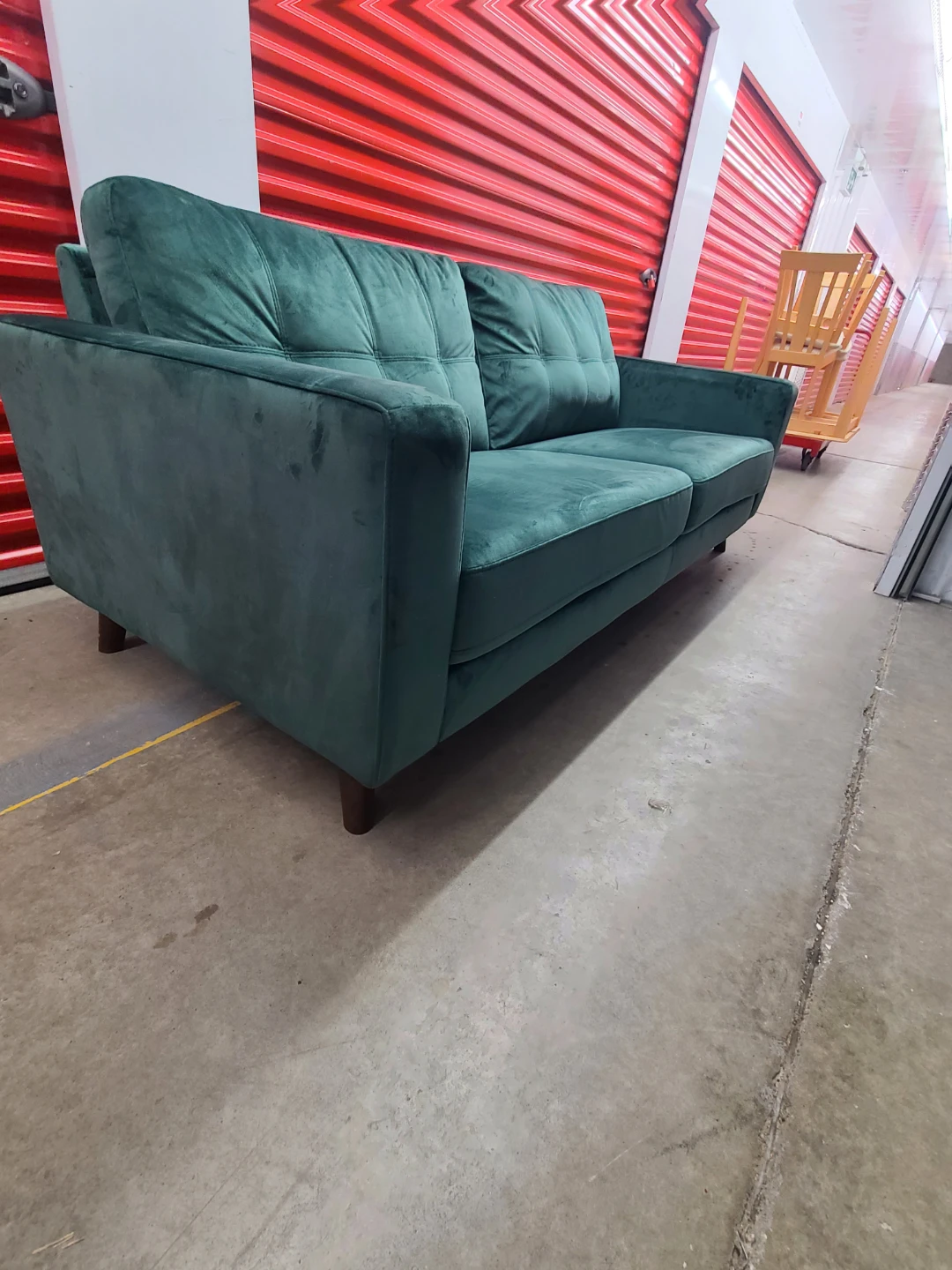 🇨🇦  Emerald  Green Velvet  Sofa - photo 2