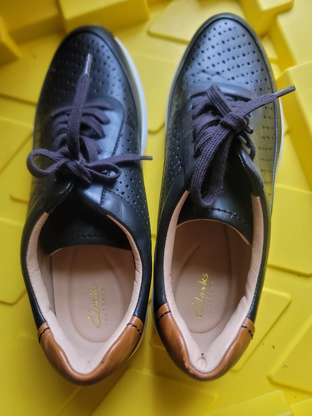 Clarks Tivoli Grace Black and White Sneakers Size: 11M