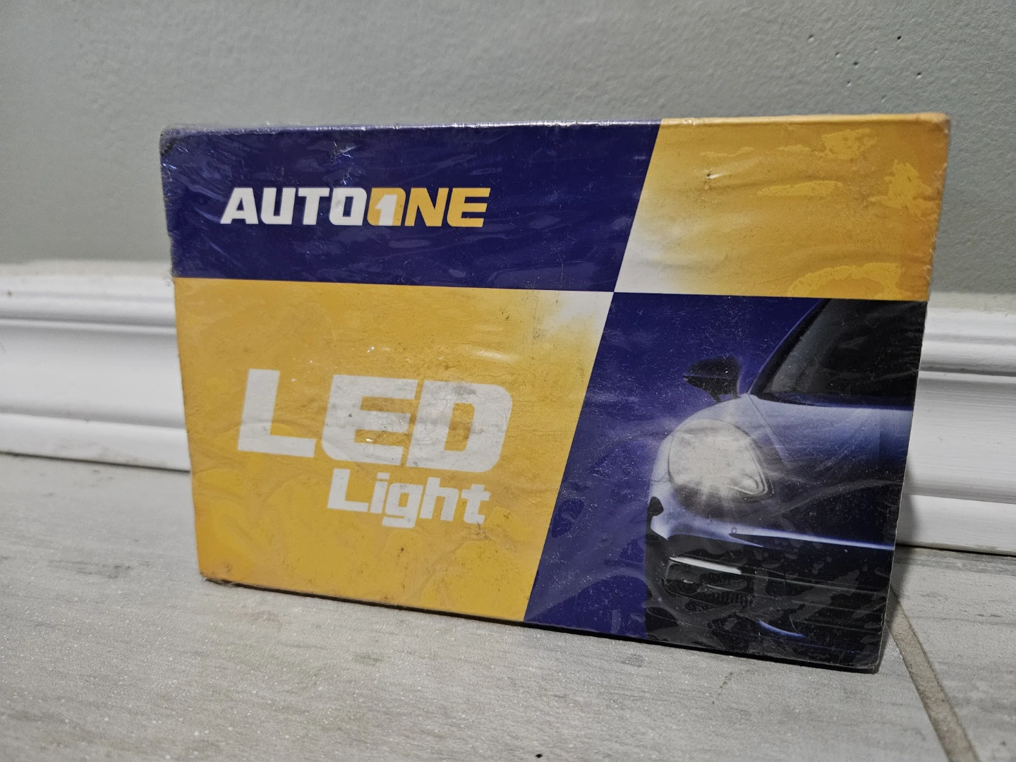 Car LED Headlight Bulbs, 9007 HB5, BNIB
