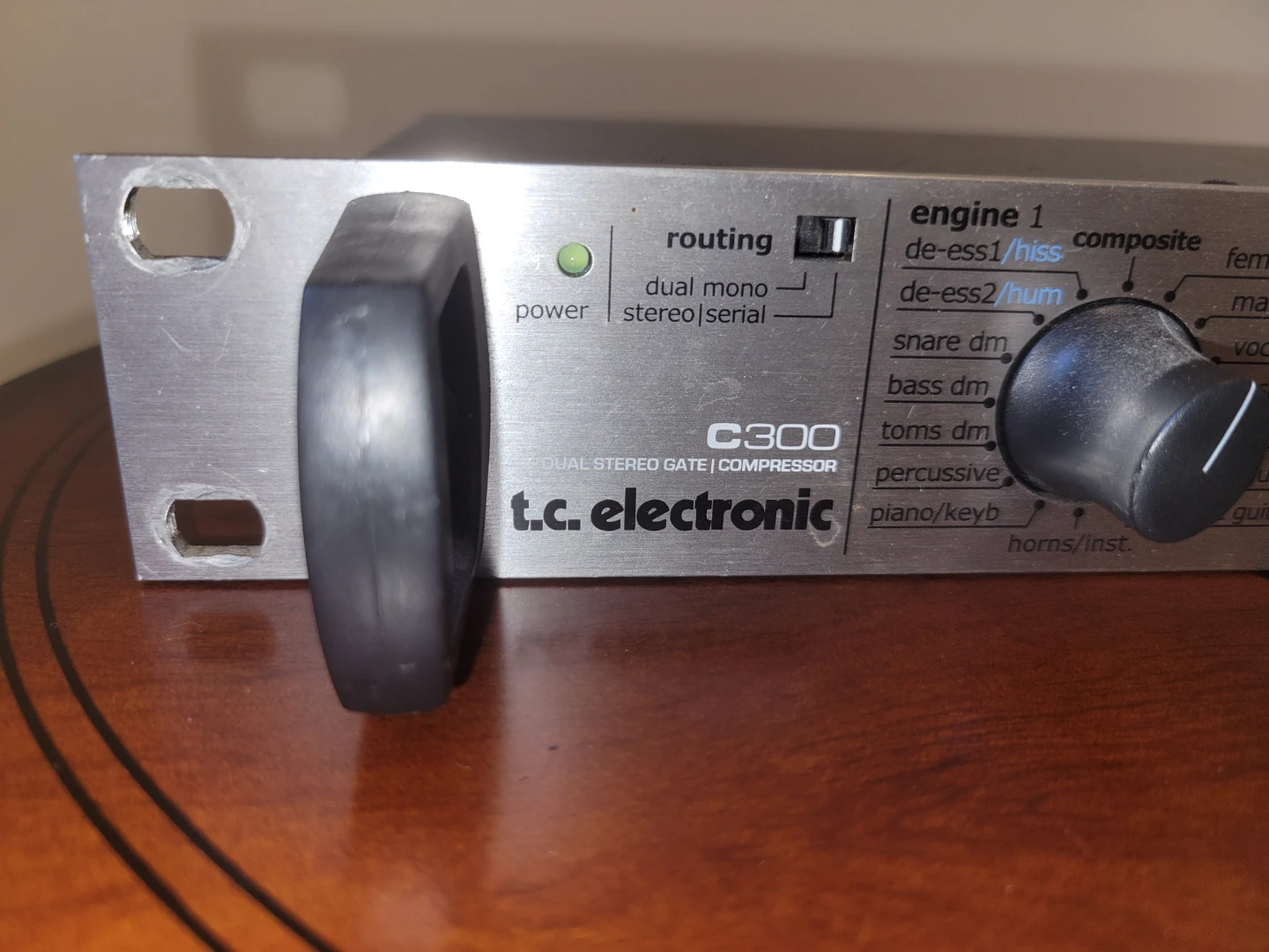 T.C. Electronic C300 Dual Stereo Gate/Compressor - photo 4