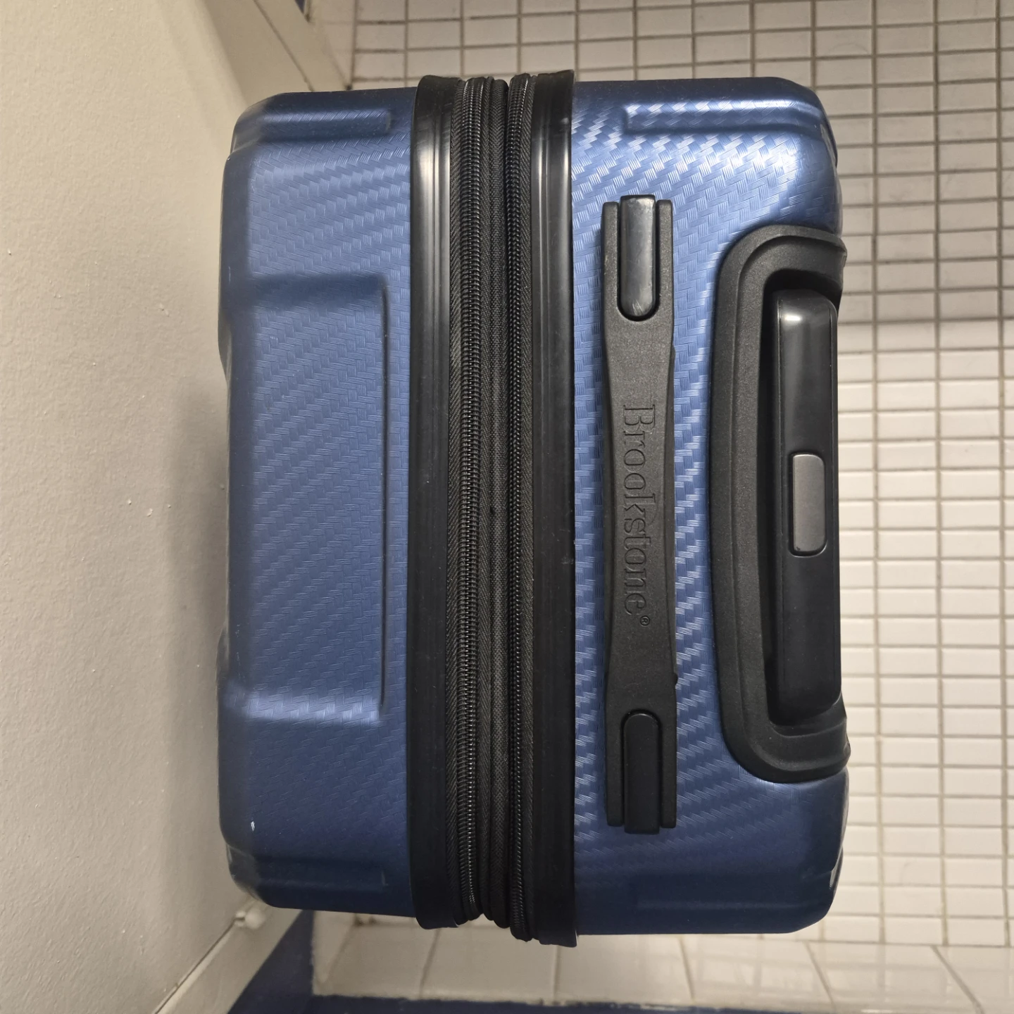 21" Brookstone Carry-on Suitcase with Charging Port - photo 4