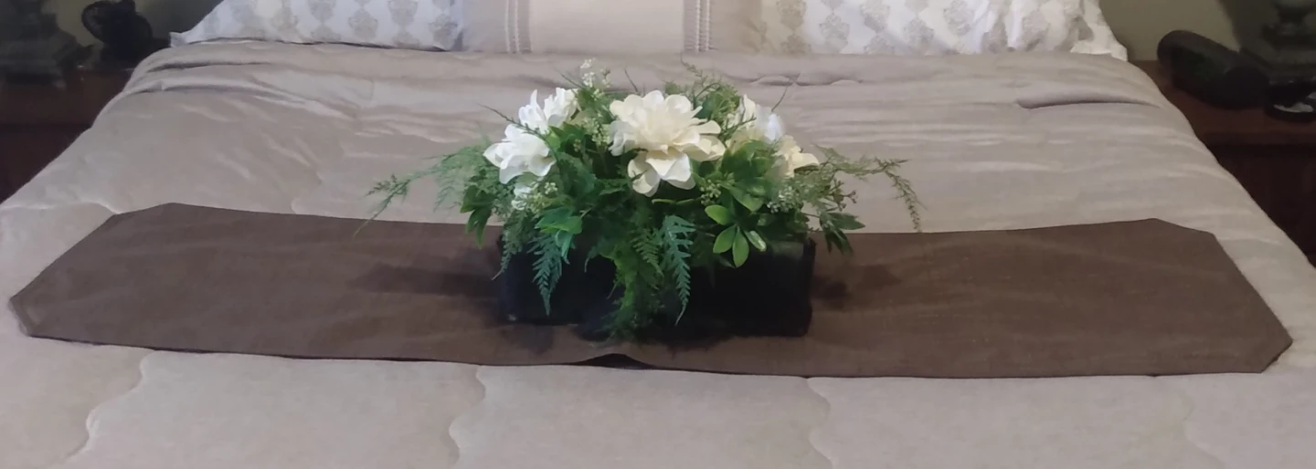 (New) Brown design table runner