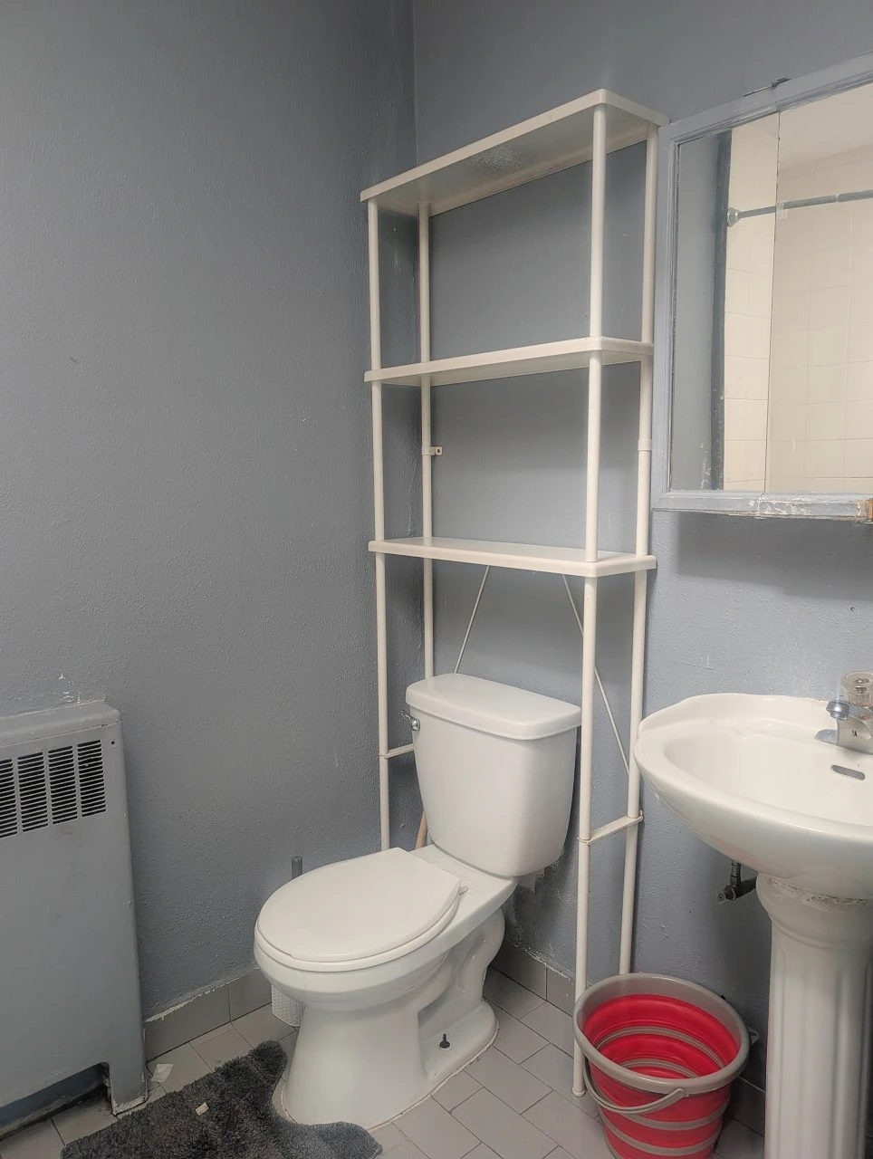 3 Bed 2nd FL Apartment in  Victoria  Park / St. Clair - photo 5