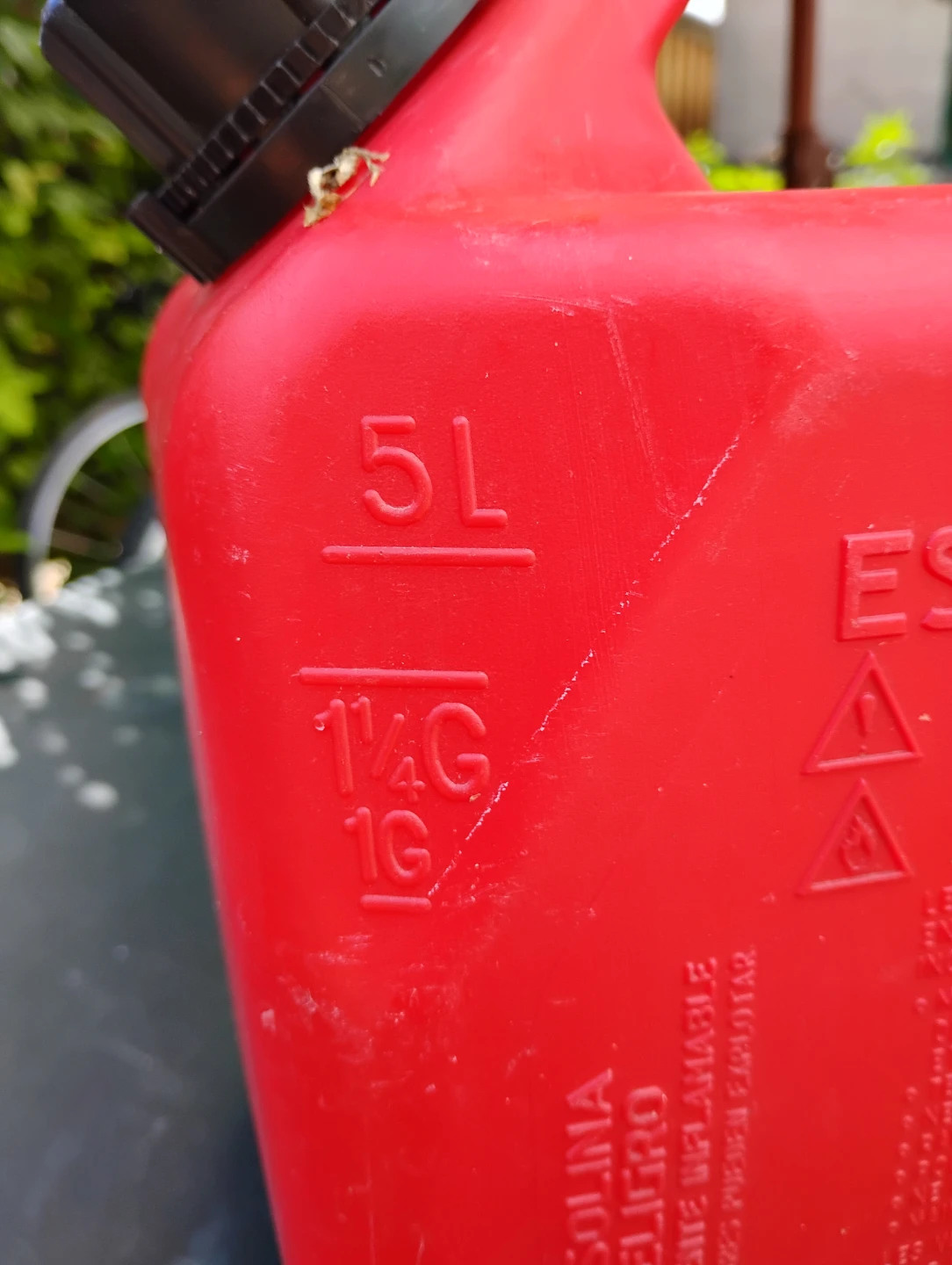 Red 5L Gasoline Can - photo 2