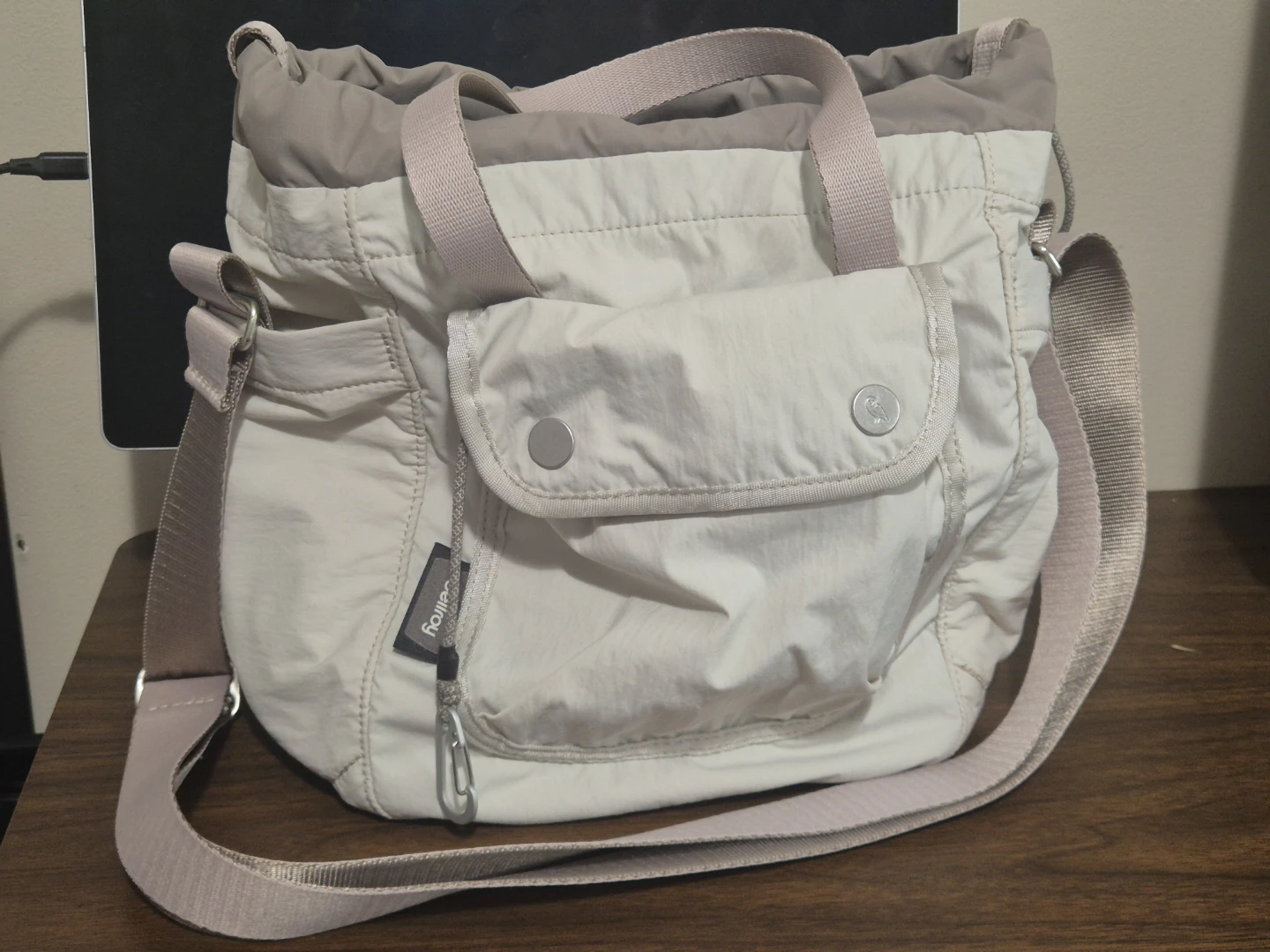 Bellroy Cinch Bucket Bag 9L - Like New - photo 2