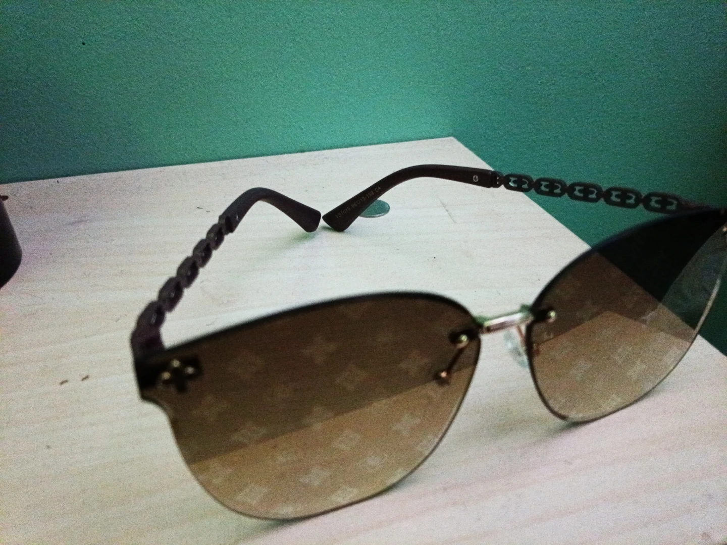 Louis Vuitton Jewel Cat Eye sunglasses,