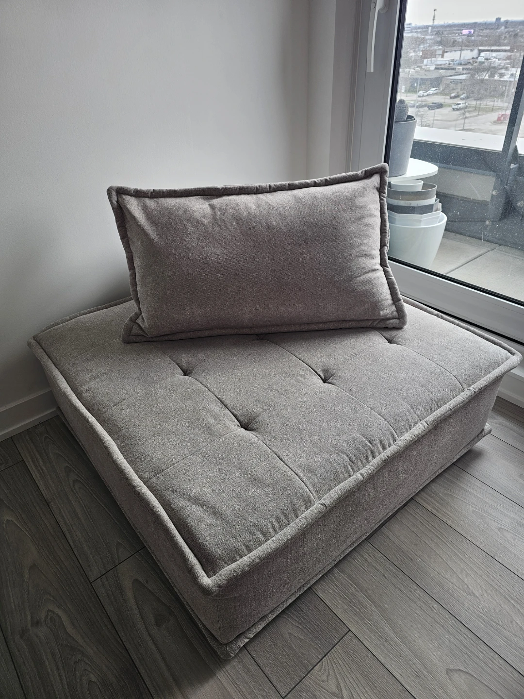 Grey Lounge chair with pillow - photo 2