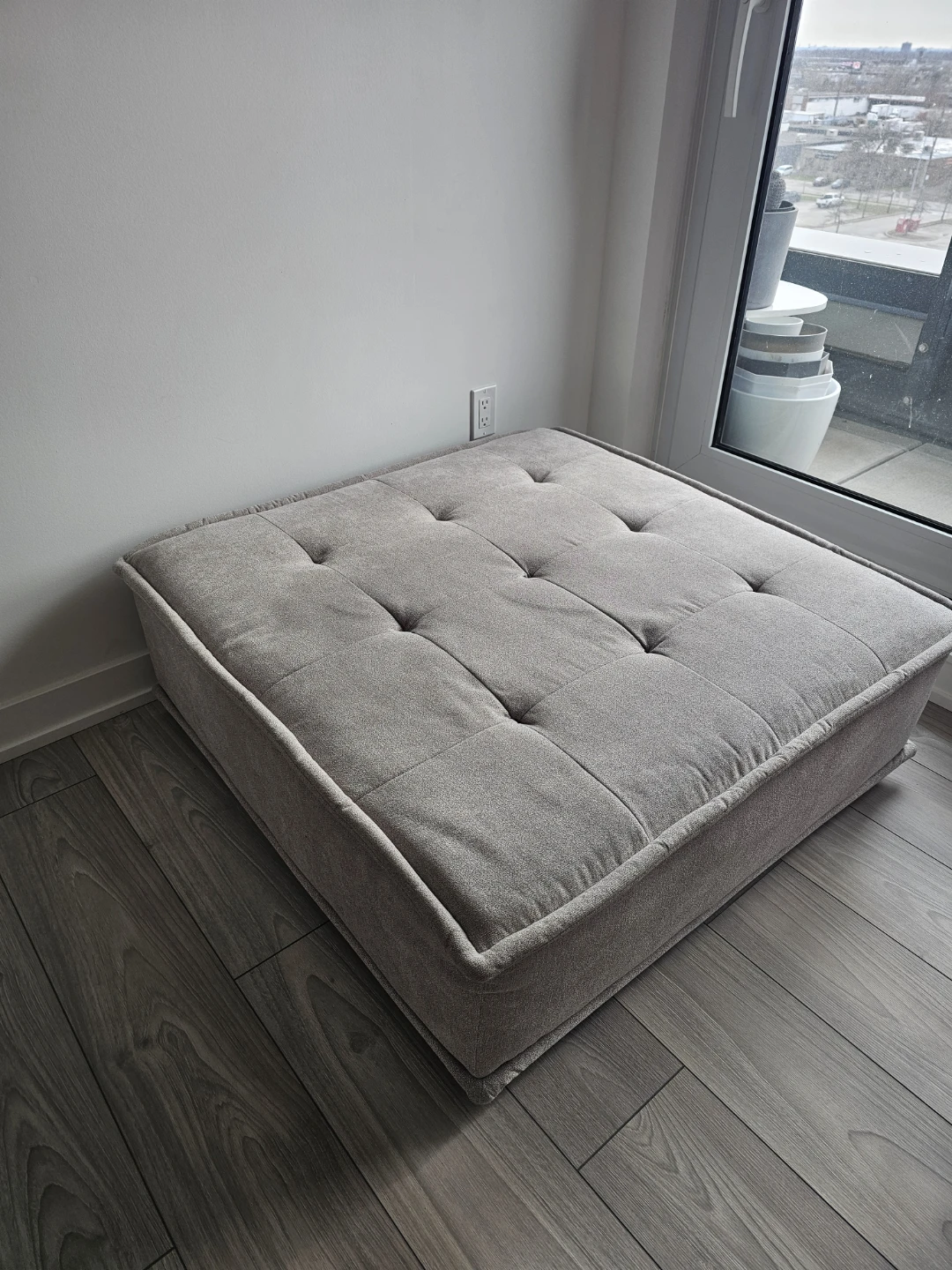 Grey Lounge chair with pillow - photo 3