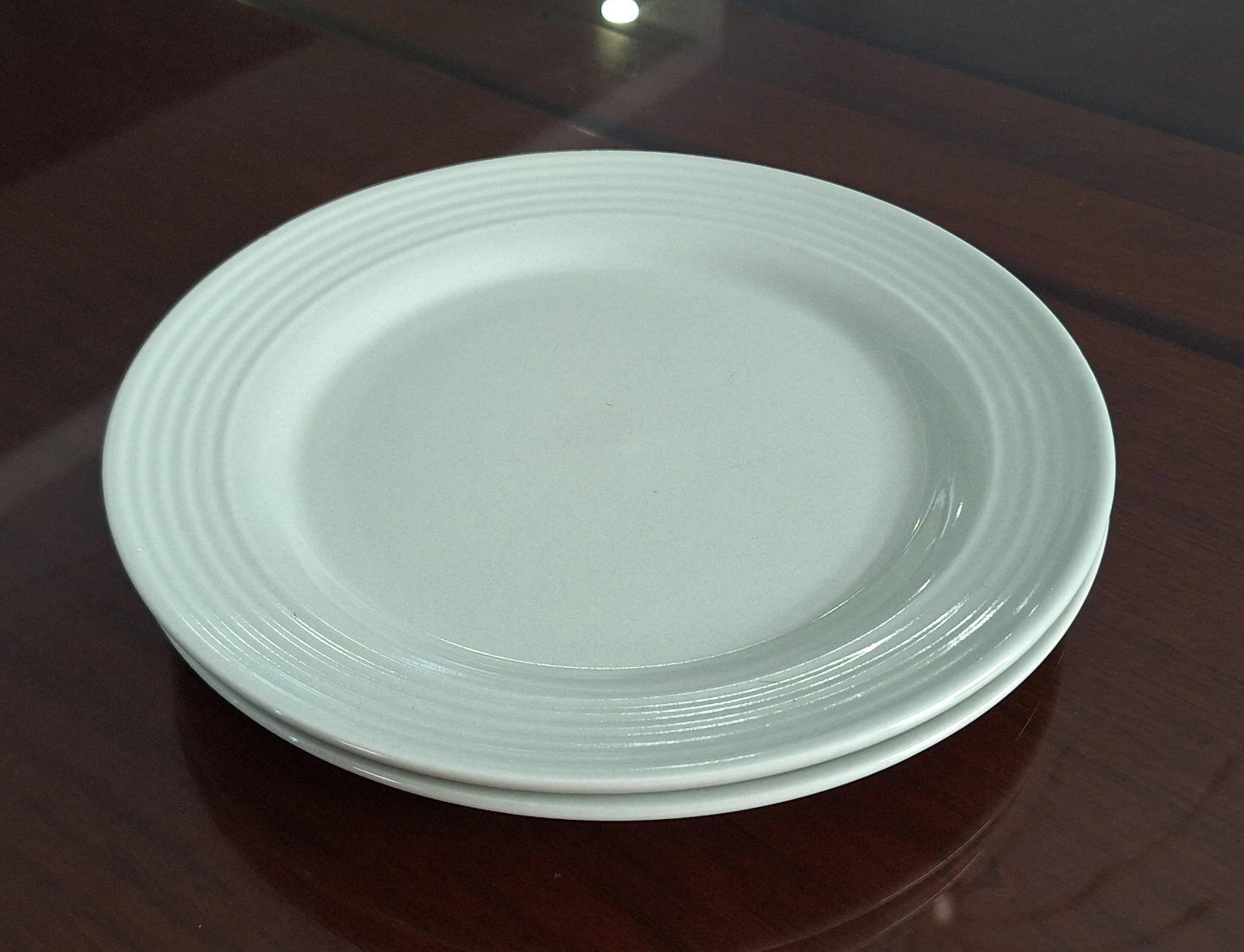 Moving On Sale - Set of (9) white and light green plates - photo 4