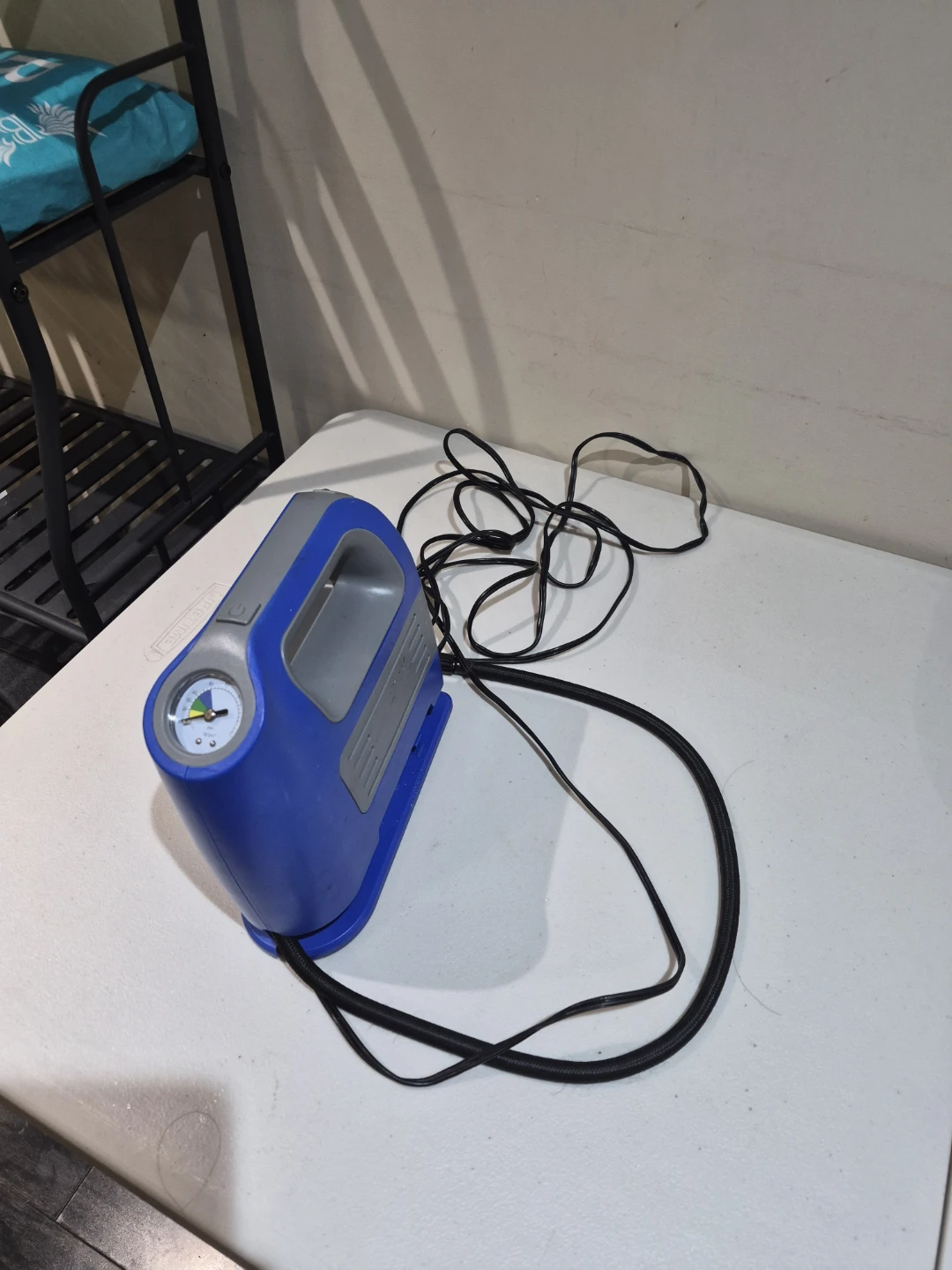 Portable Air Compressor with Gauge
