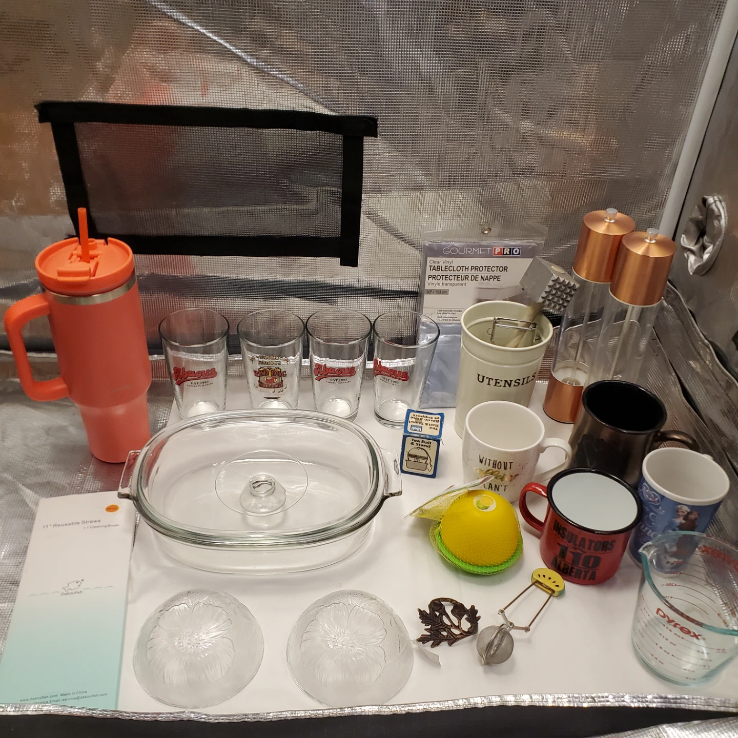 Various kitchen items