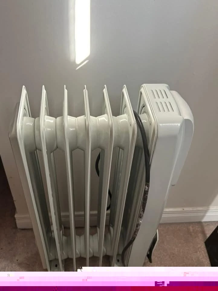 DeLonghi Oil-Filled Radiator Heater - photo 2