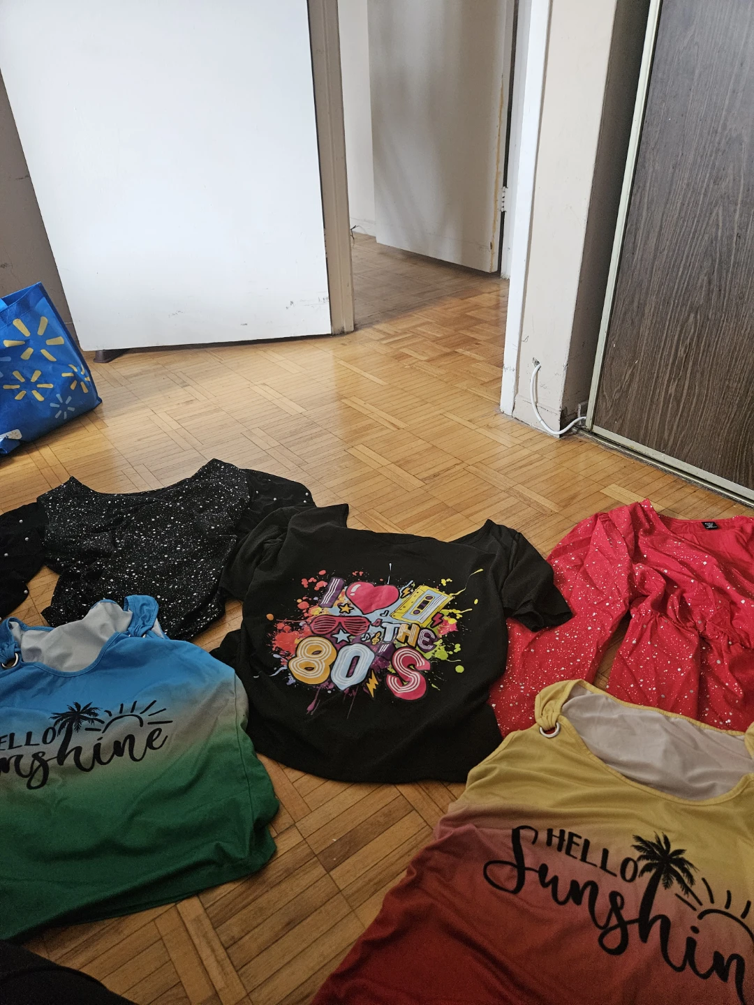 Bundle of 5 Women's Graphic T-Shirts - photo 3